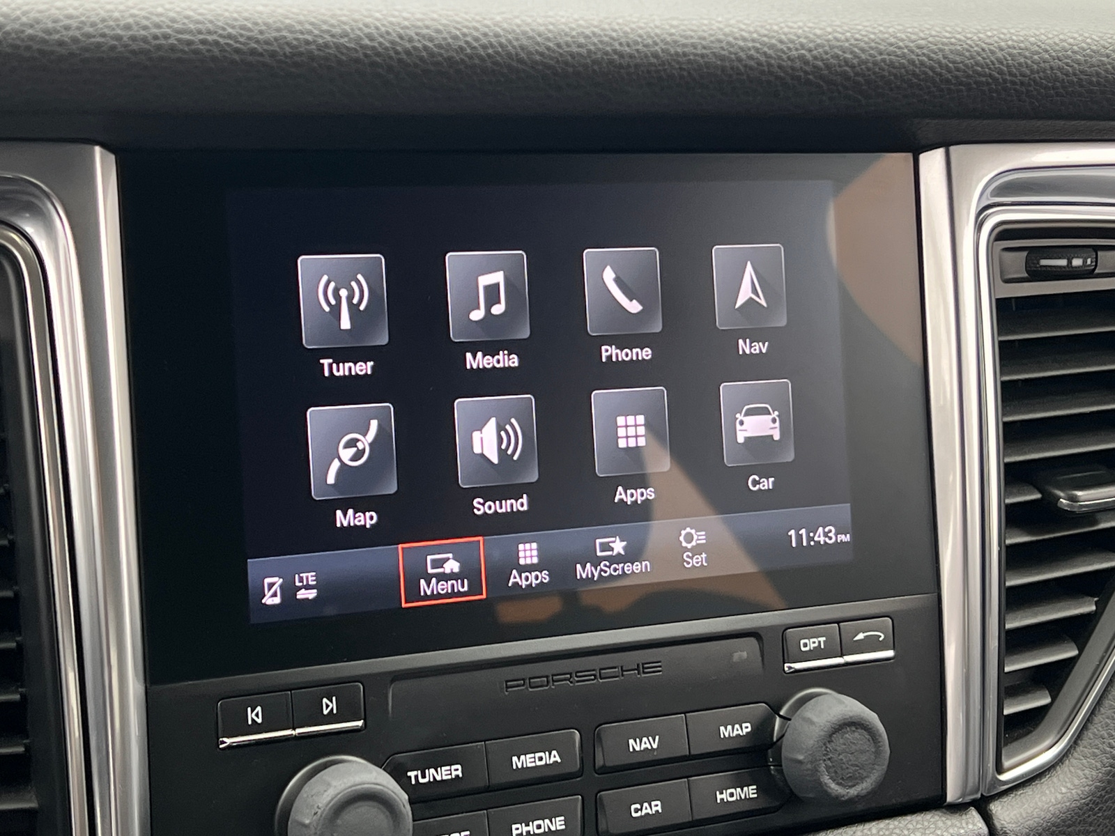 Thumbnail: 2018 Porsche Macan - 3