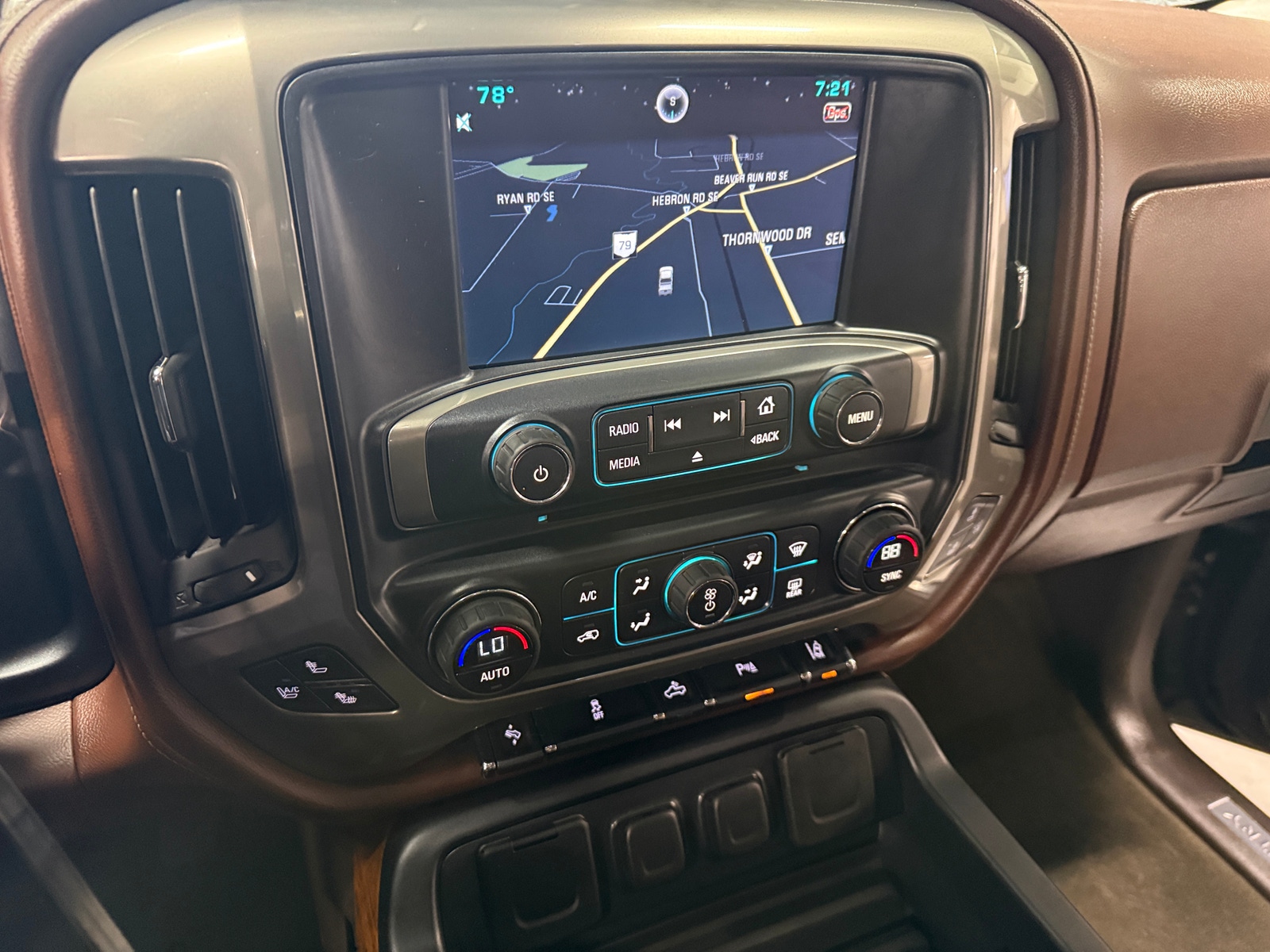Thumbnail: 2015 Chevrolet Silverado 1500 - 3