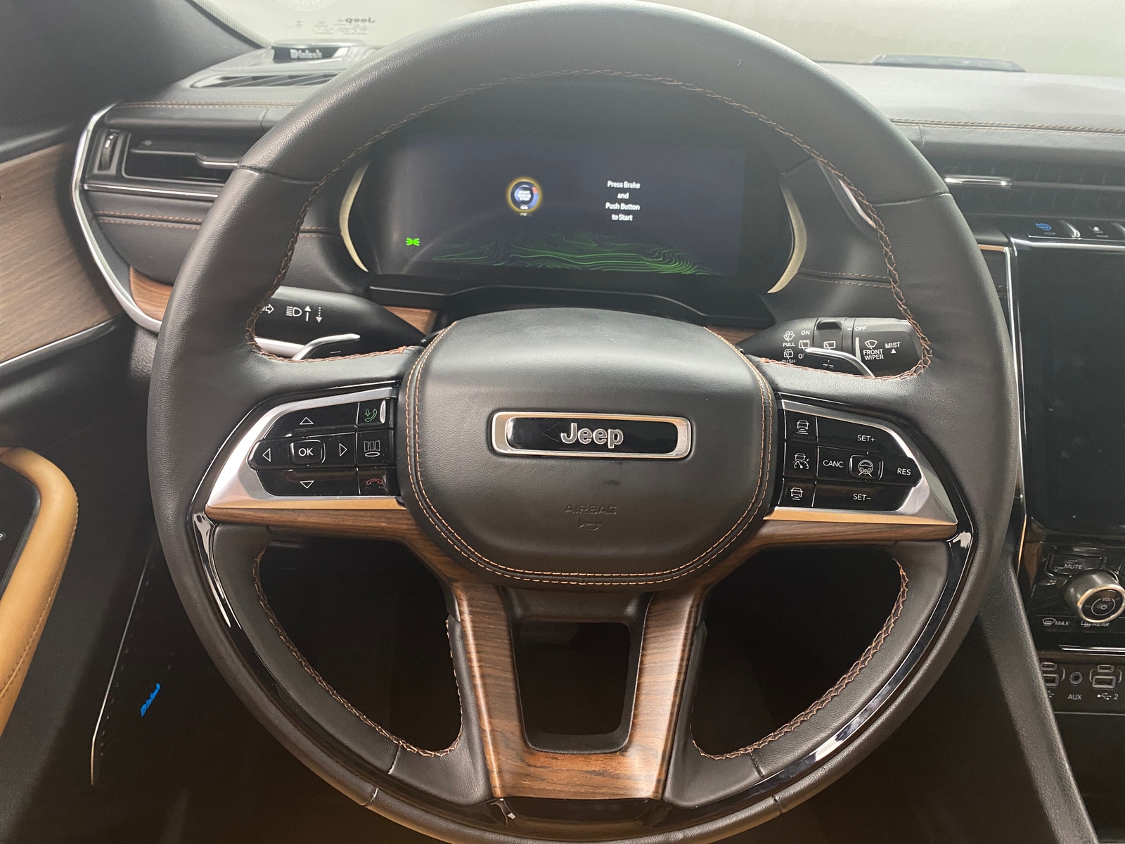 Thumbnail: 2024 Jeep Grand Cherokee - 4