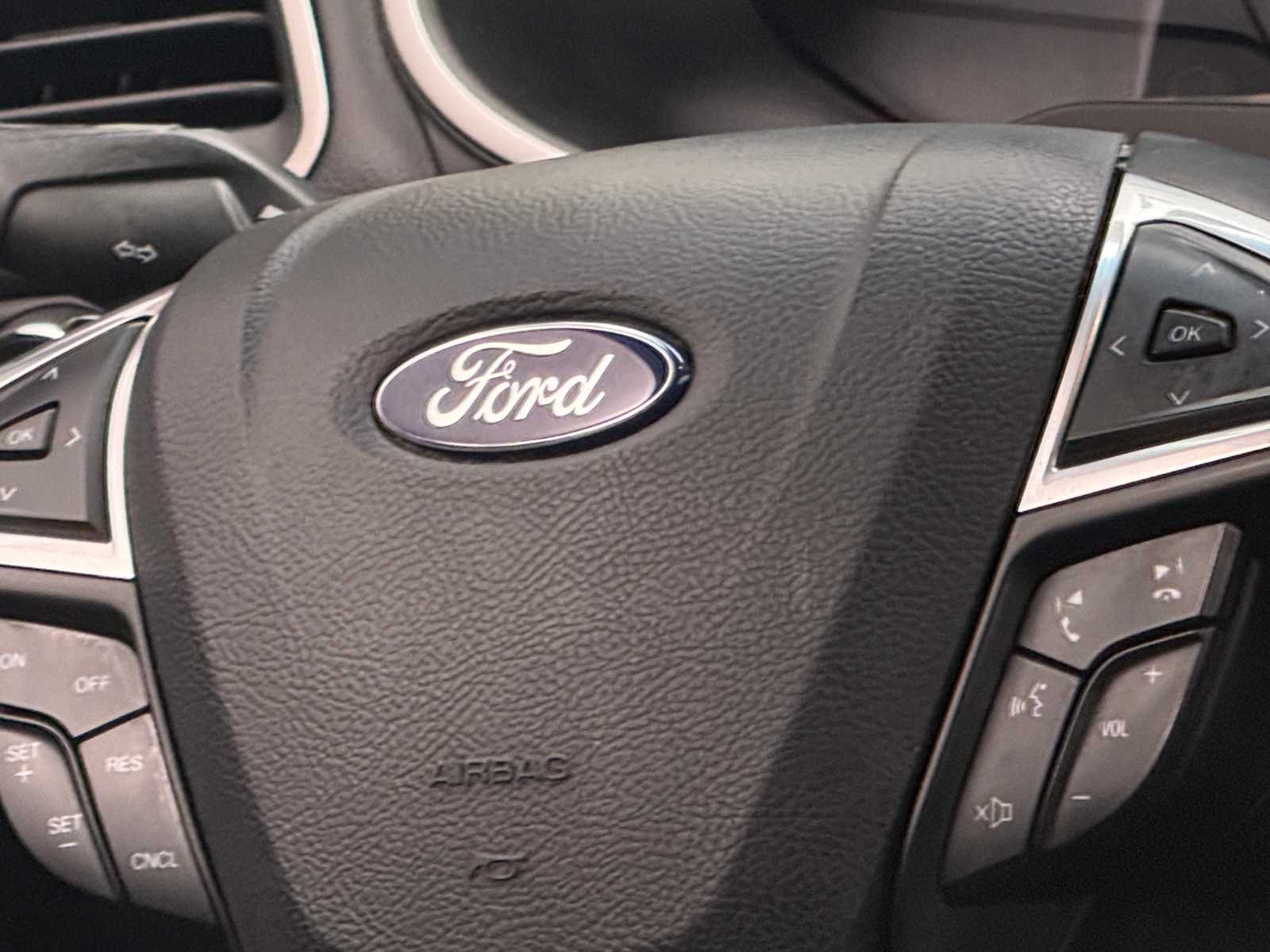 Thumbnail: 2016 Ford Edge - 4