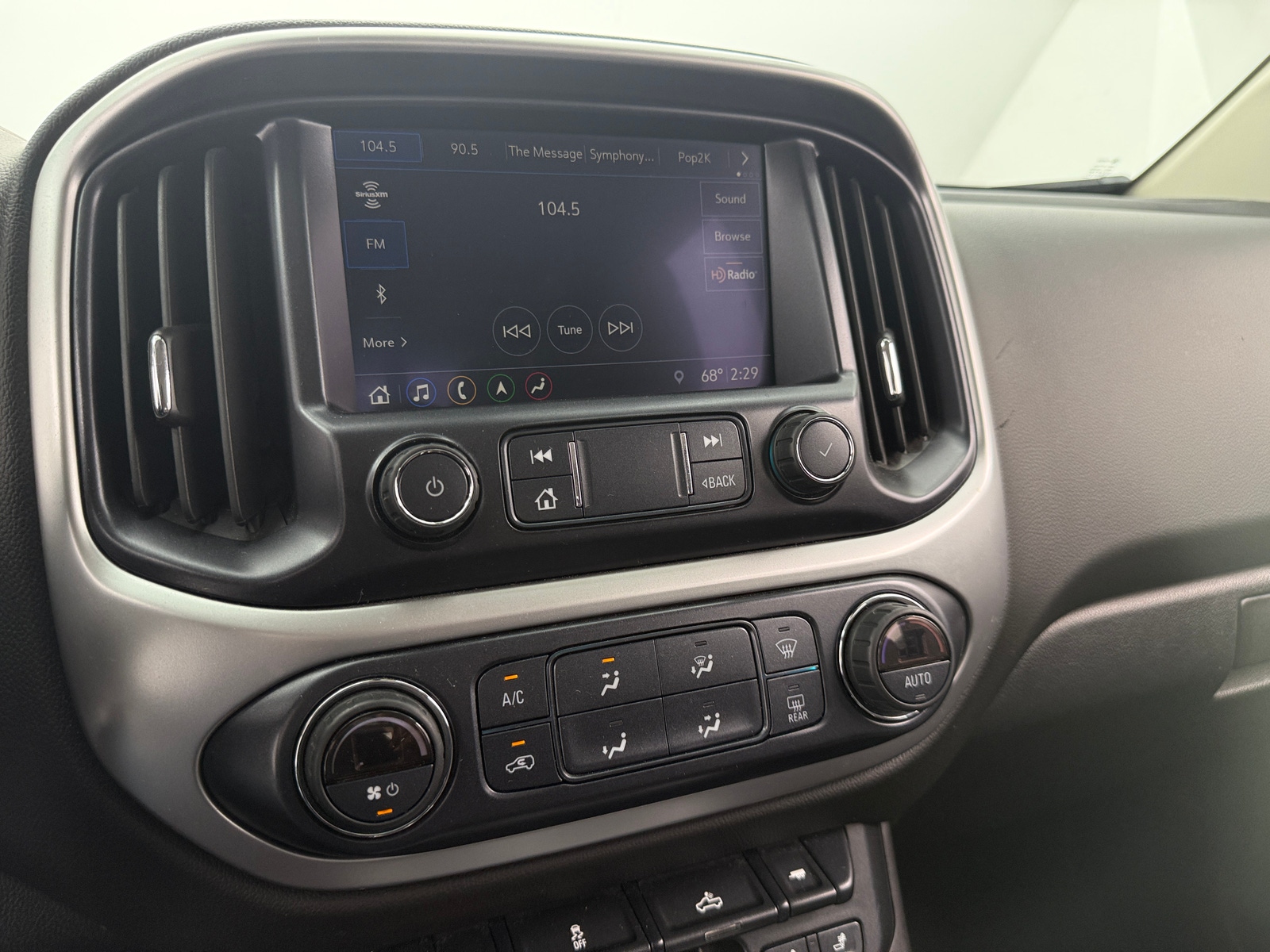 Thumbnail: 2019 Chevrolet Colorado - 3