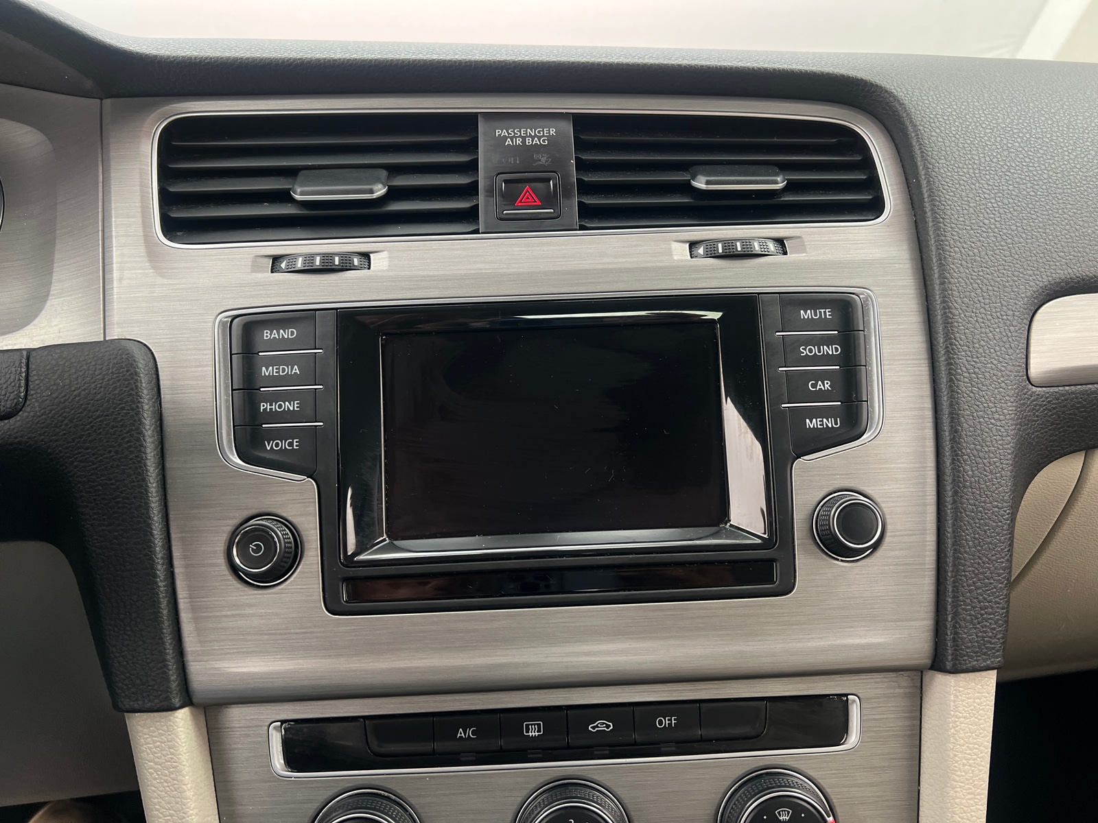 Thumbnail: 2015 Volkswagen Golf - 4