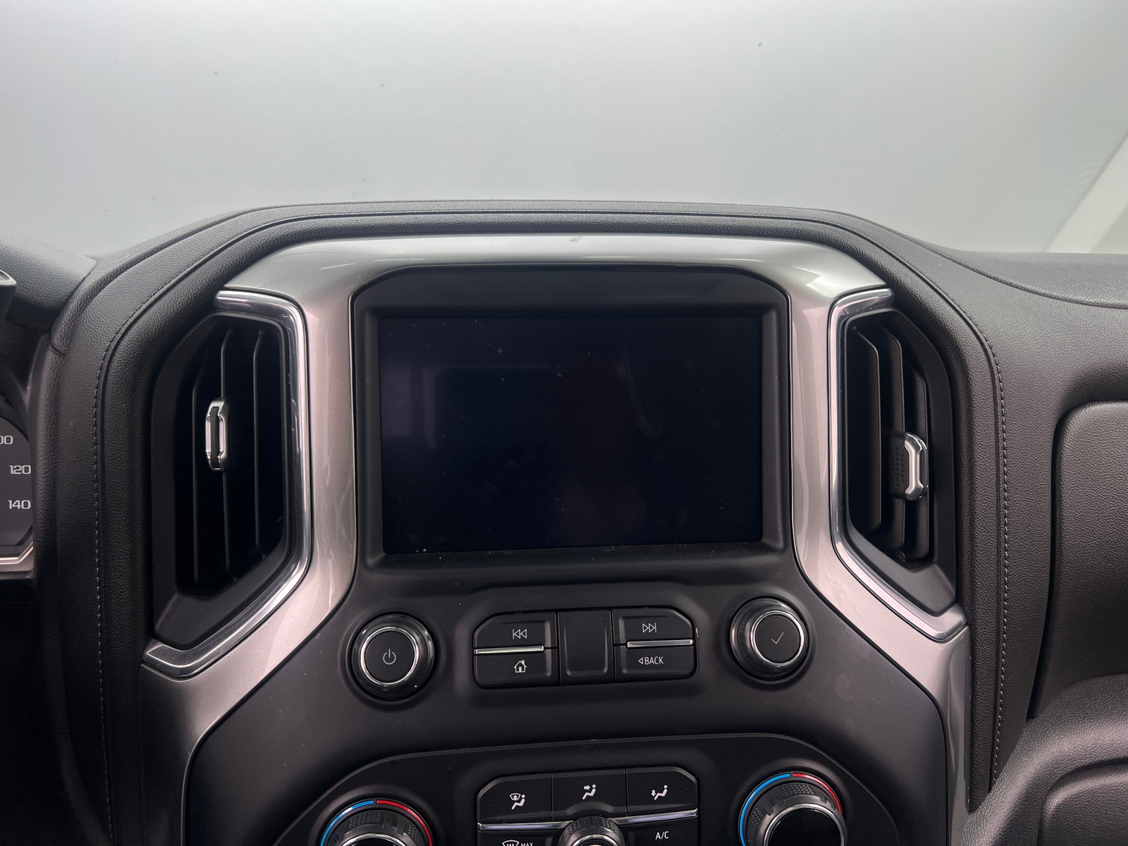 Thumbnail: 2020 Chevrolet Silverado 1500 - 3