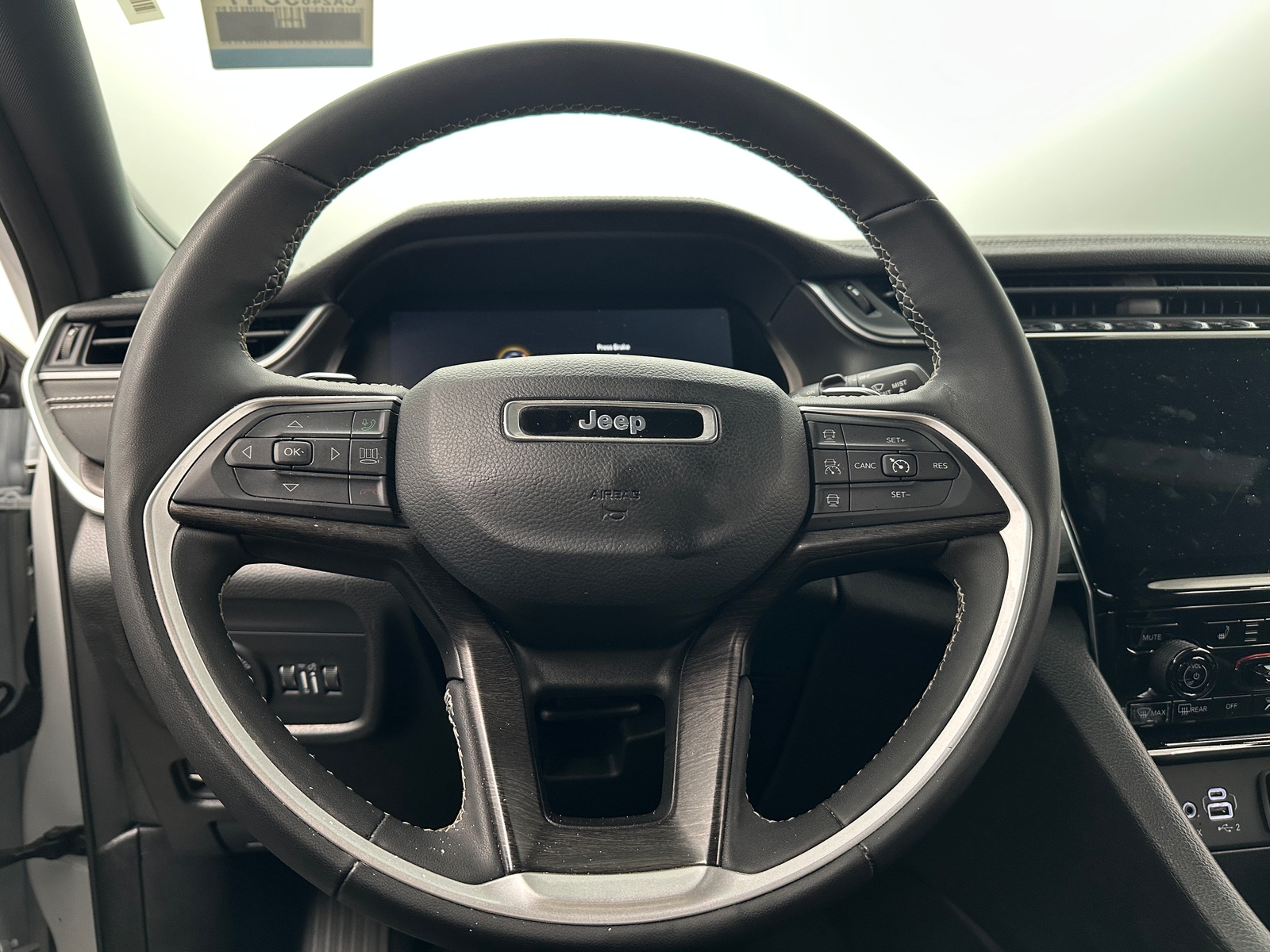 Thumbnail: 2024 Jeep Grand Cherokee - 4