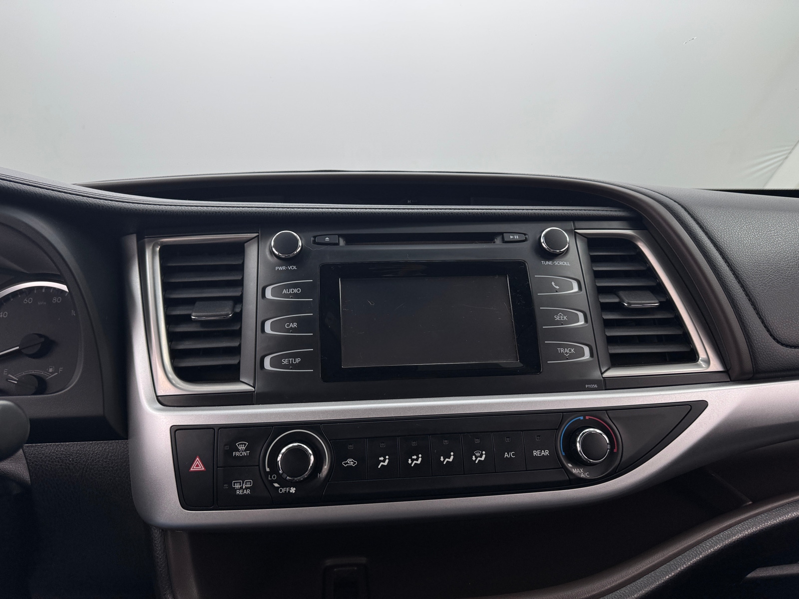 Thumbnail: 2018 Toyota Highlander - 4