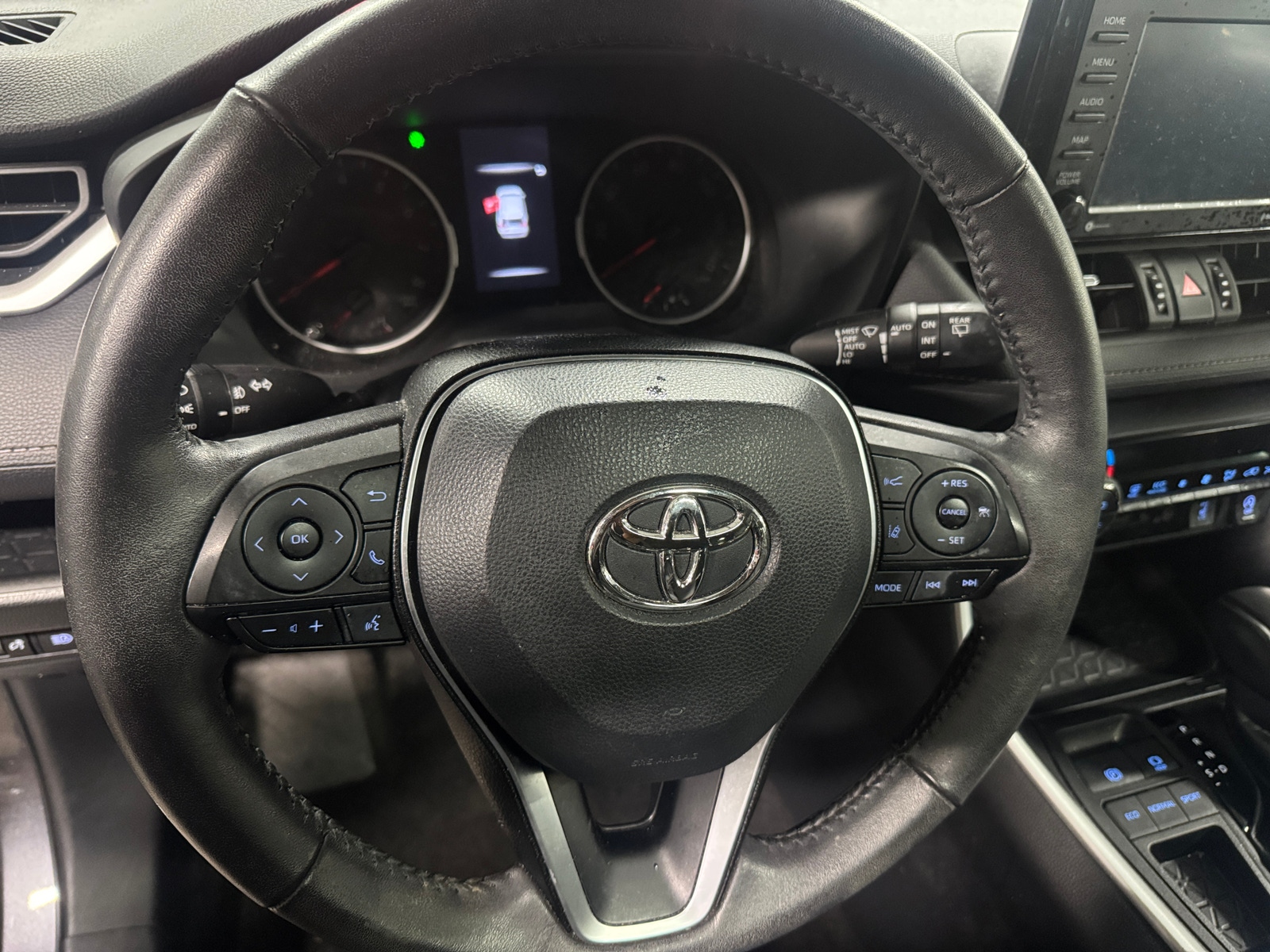 Thumbnail: 2022 Toyota RAV4 - 4