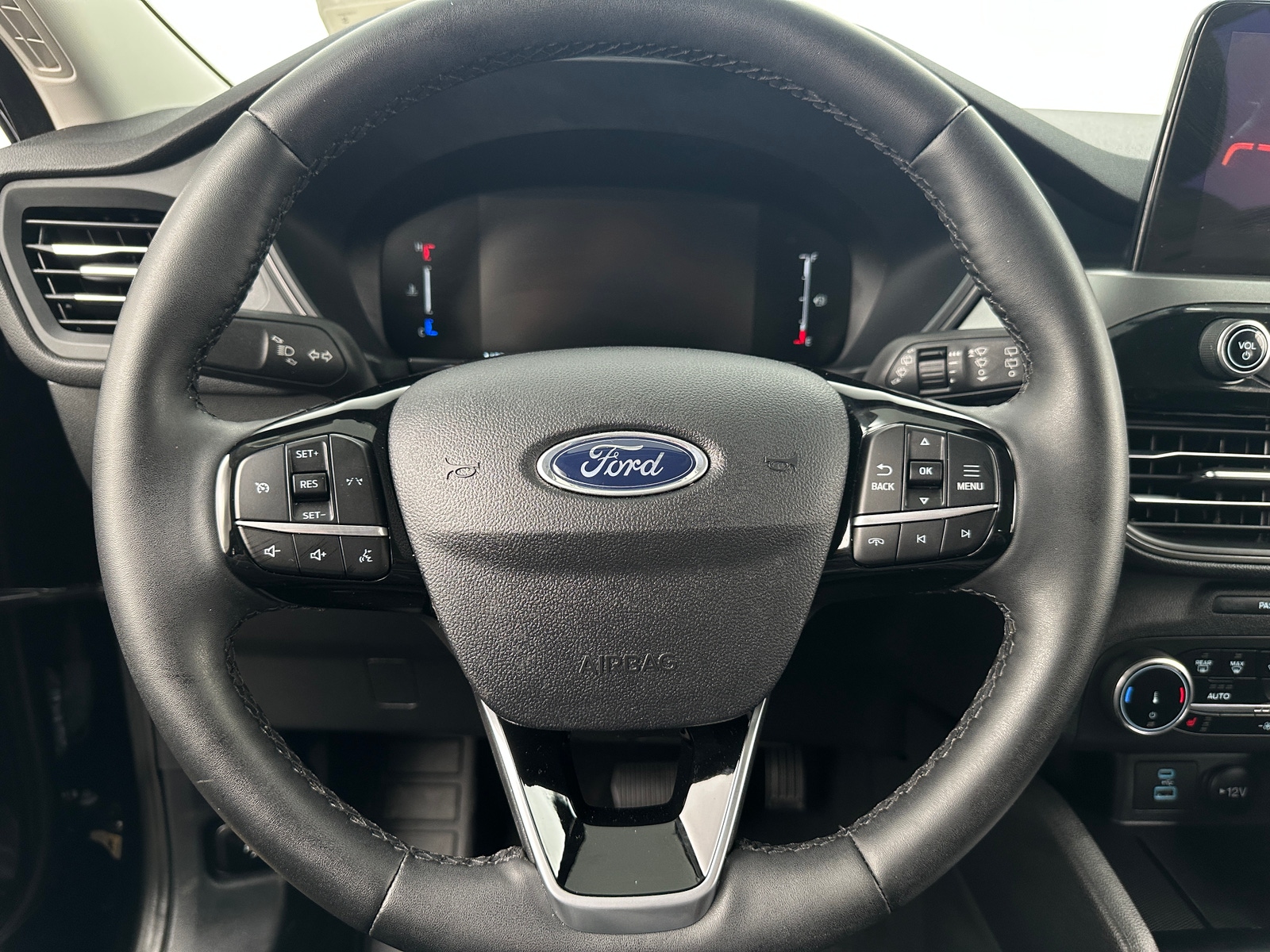 Thumbnail: 2023 Ford Escape - 5