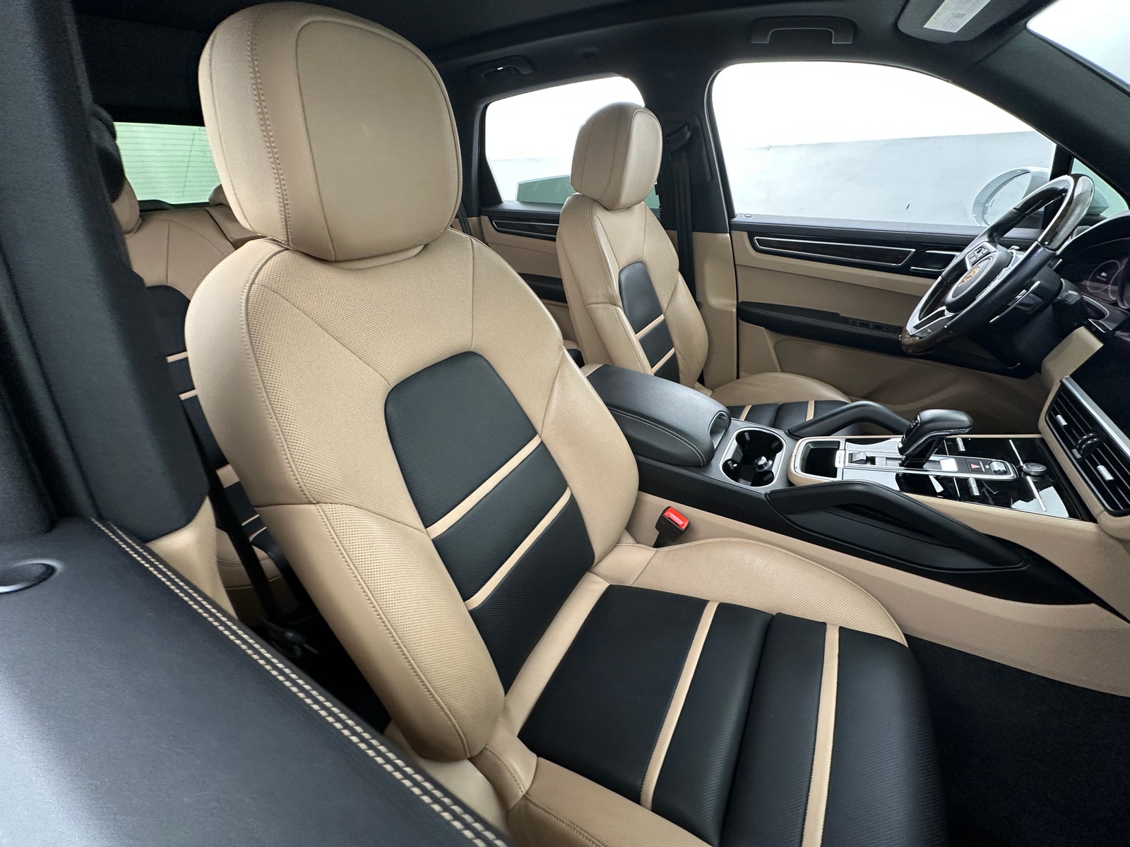 Thumbnail: 2021 Porsche Cayenne - 2