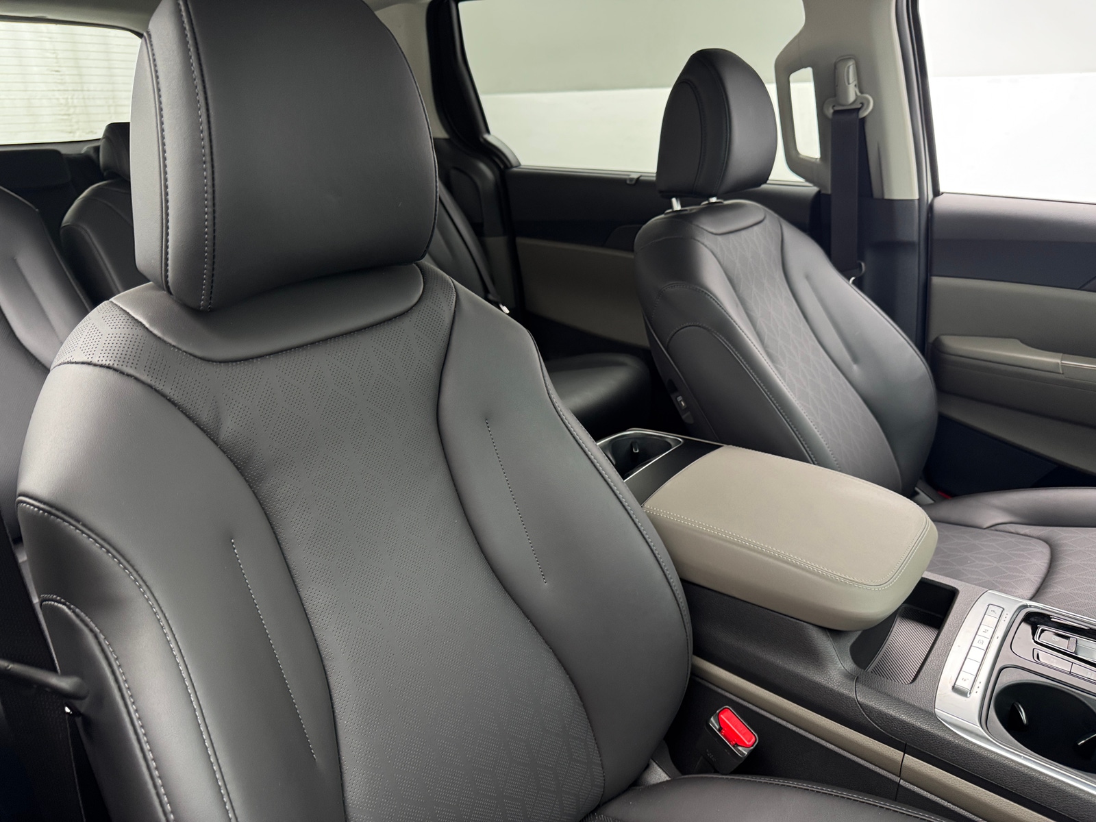 Thumbnail: 2025 Kia Carnival - 2