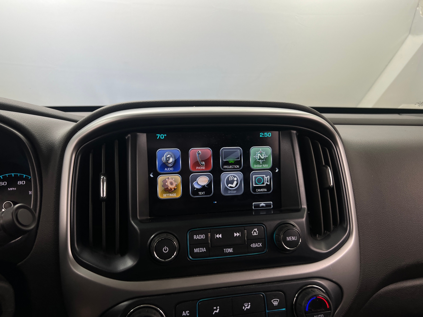 Thumbnail: 2018 Chevrolet Colorado - 3