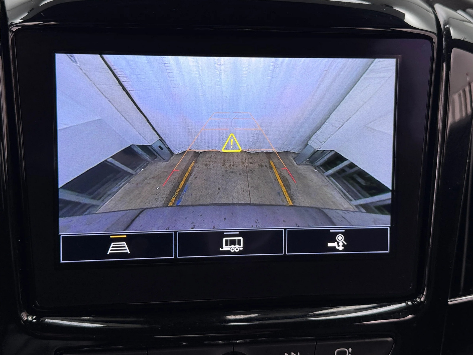 Thumbnail: 2022 Chevrolet Traverse - 4