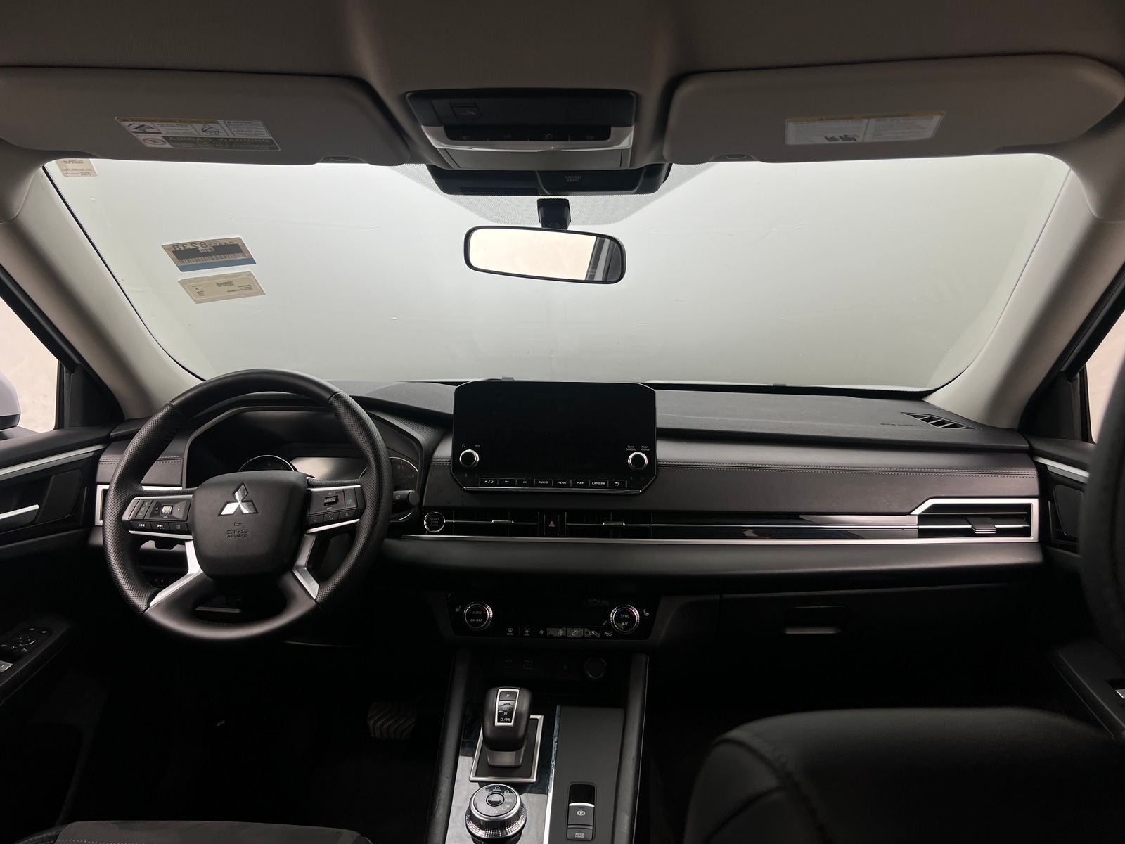 Thumbnail: 2024 Mitsubishi Outlander - 2