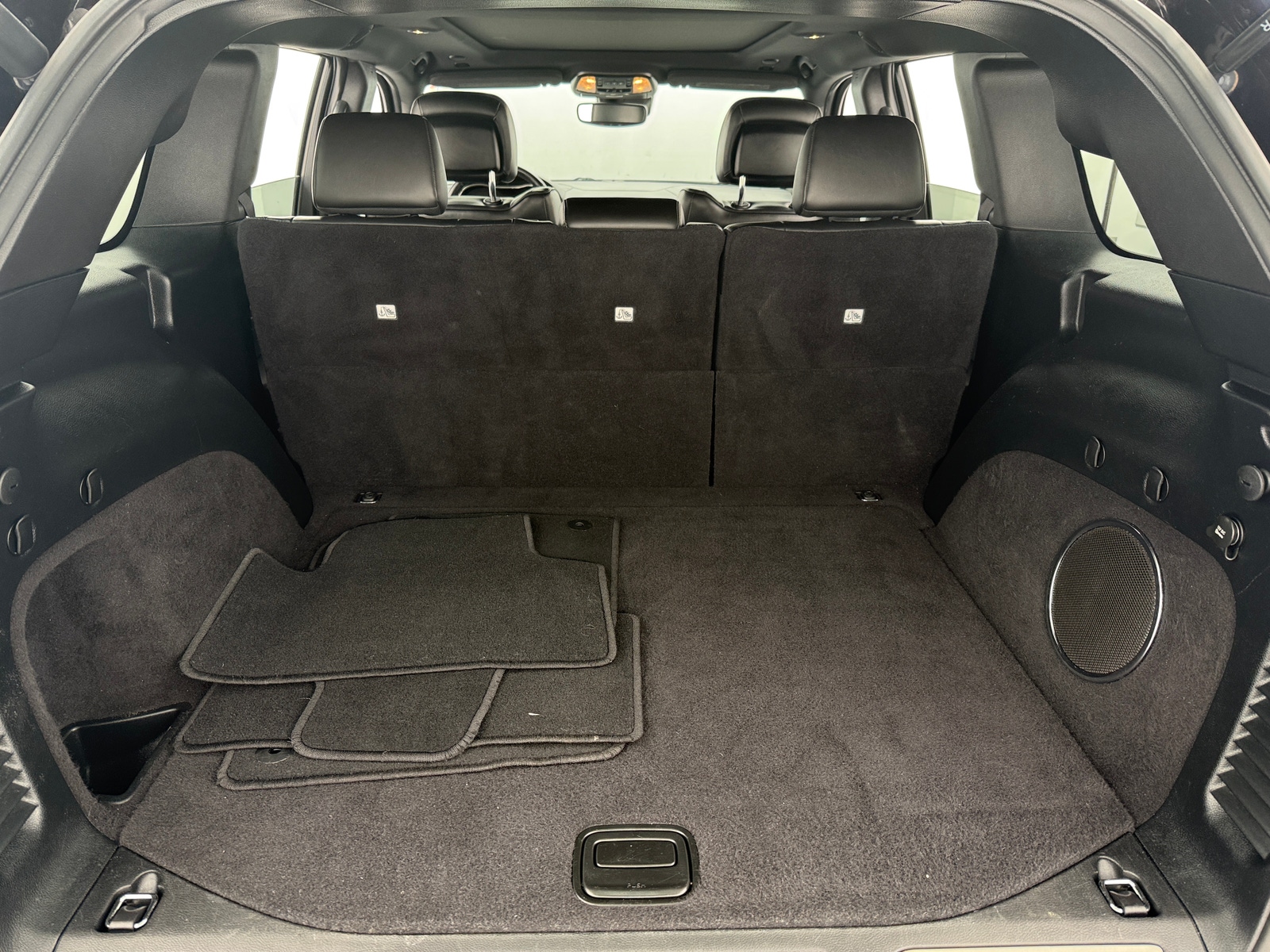 Thumbnail: 2020 Jeep Grand Cherokee - 6