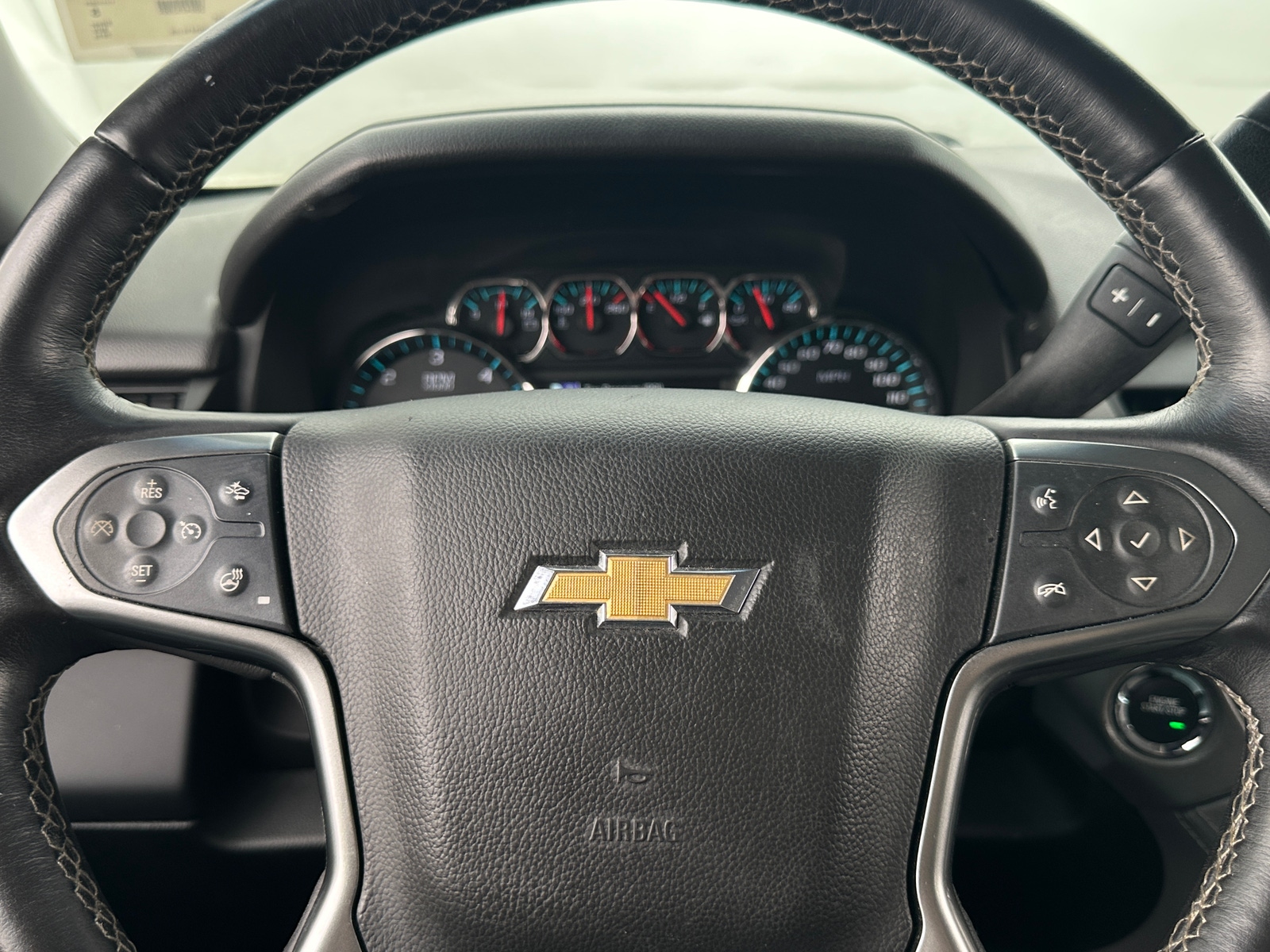 Thumbnail: 2016 Chevrolet Suburban - 4