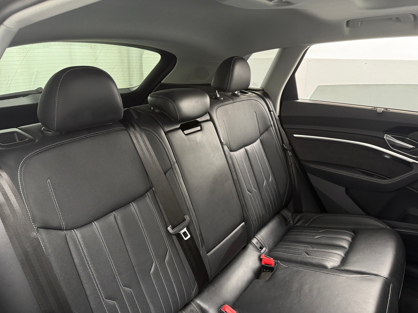 Thumbnail: 2021 Audi e-tron - 5