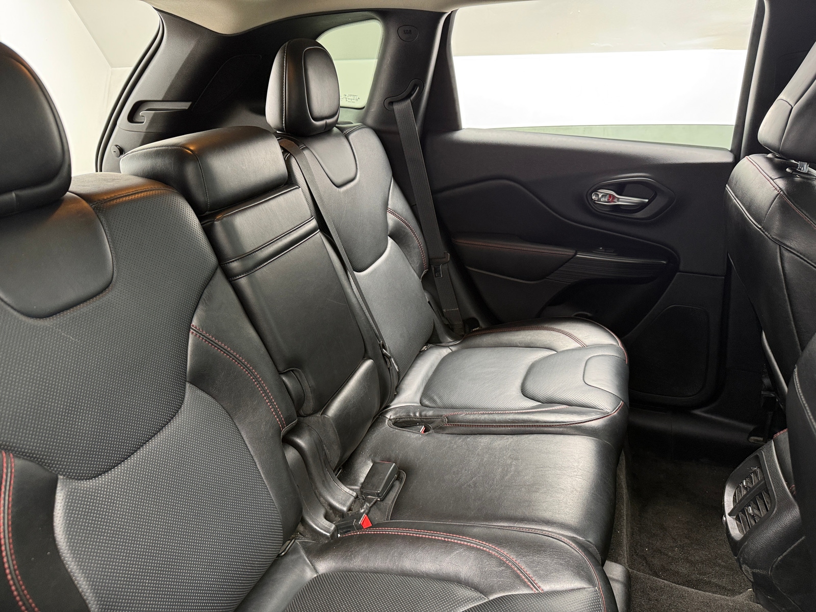 Thumbnail: 2015 Jeep Cherokee - 6