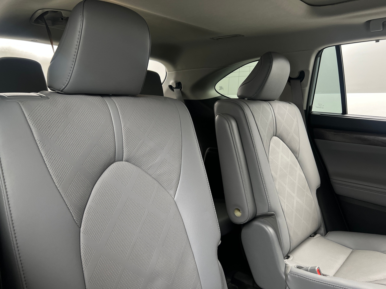 Thumbnail: 2021 Toyota Highlander - 5