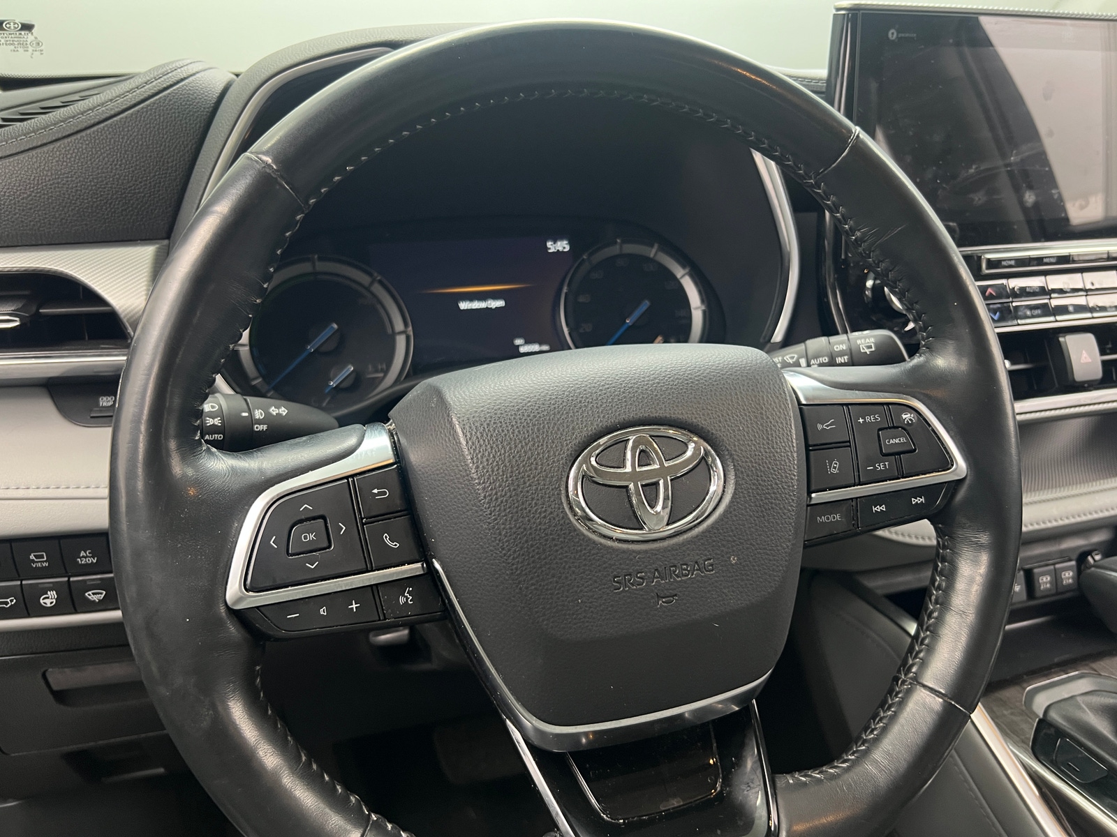 Thumbnail: 2021 Toyota Highlander - 4