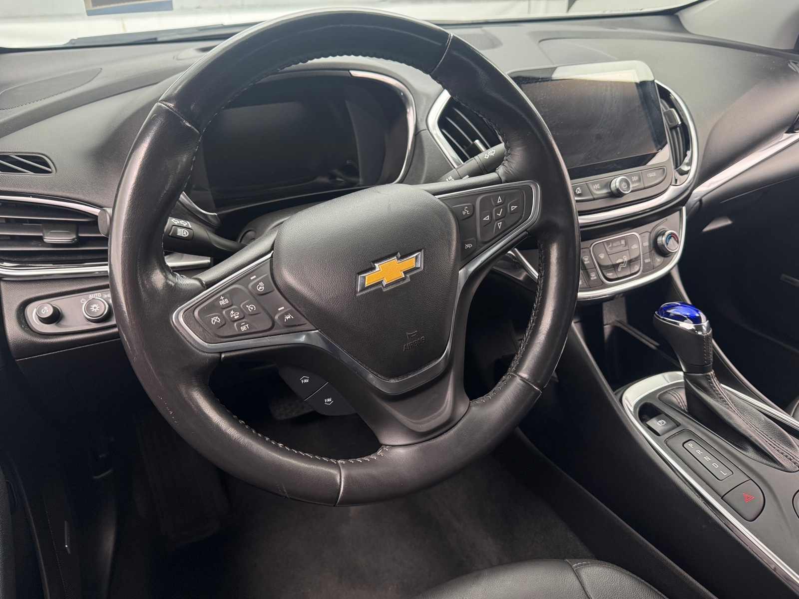 Thumbnail: 2018 Chevrolet Volt - 4