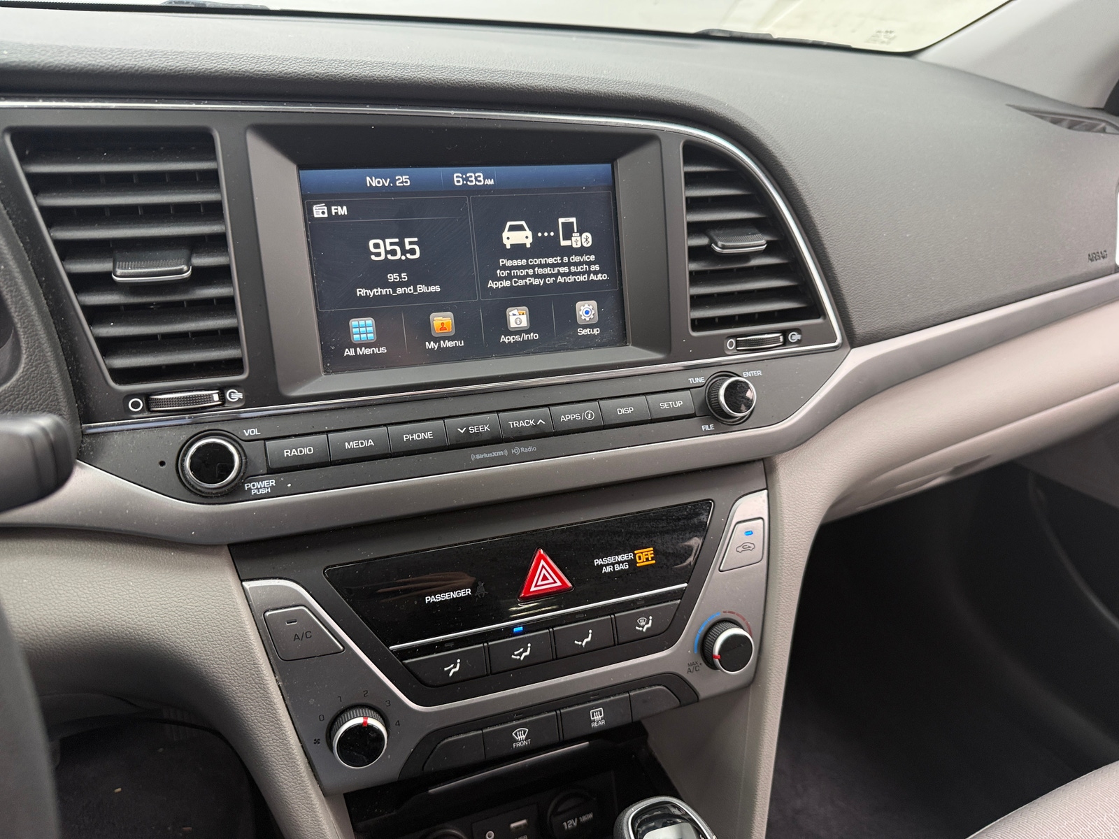 Thumbnail: 2017 Hyundai Elantra - 4