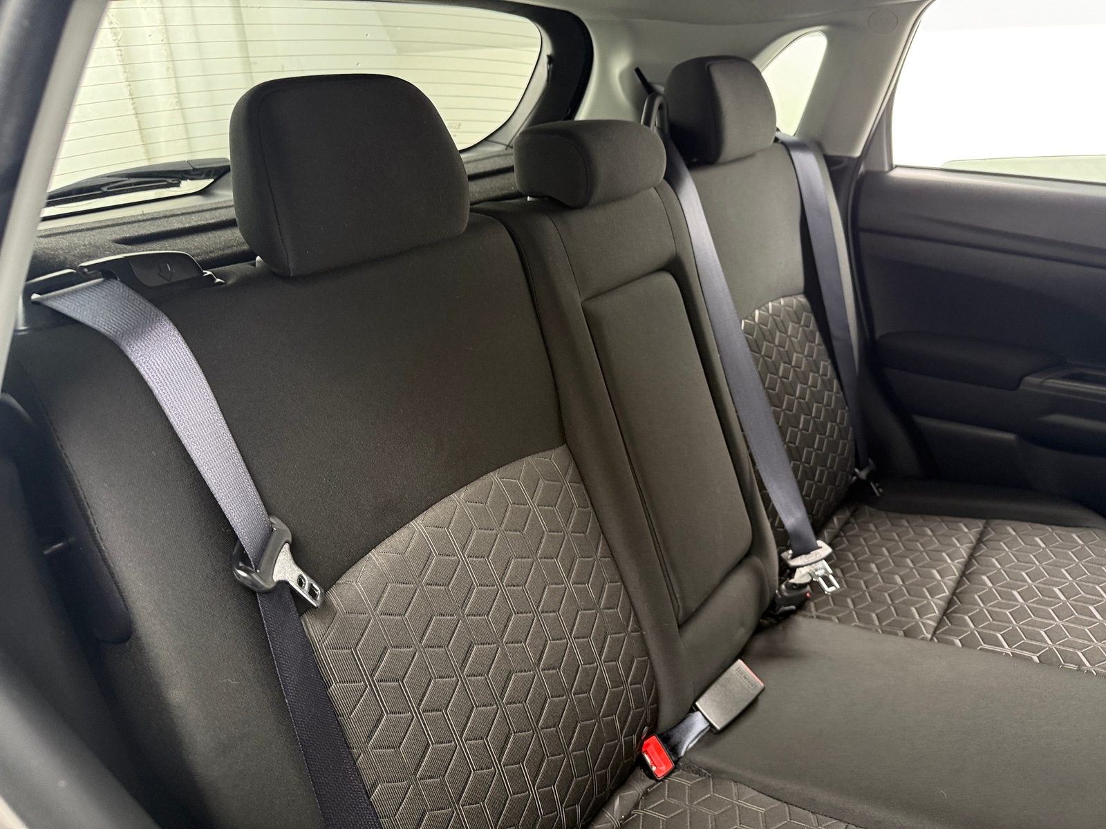 Thumbnail: 2024 Mitsubishi Outlander Sport - 6