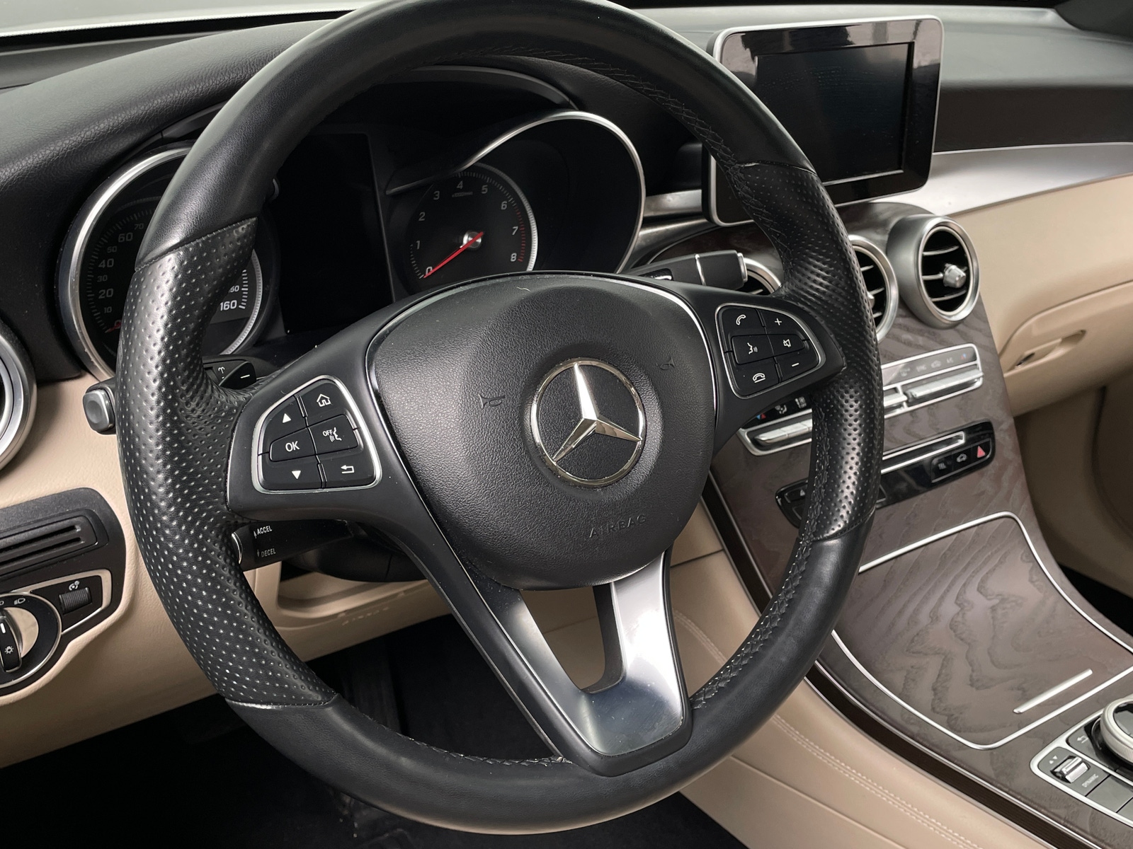 Thumbnail: 2018 Mercedes-Benz GLC - 4