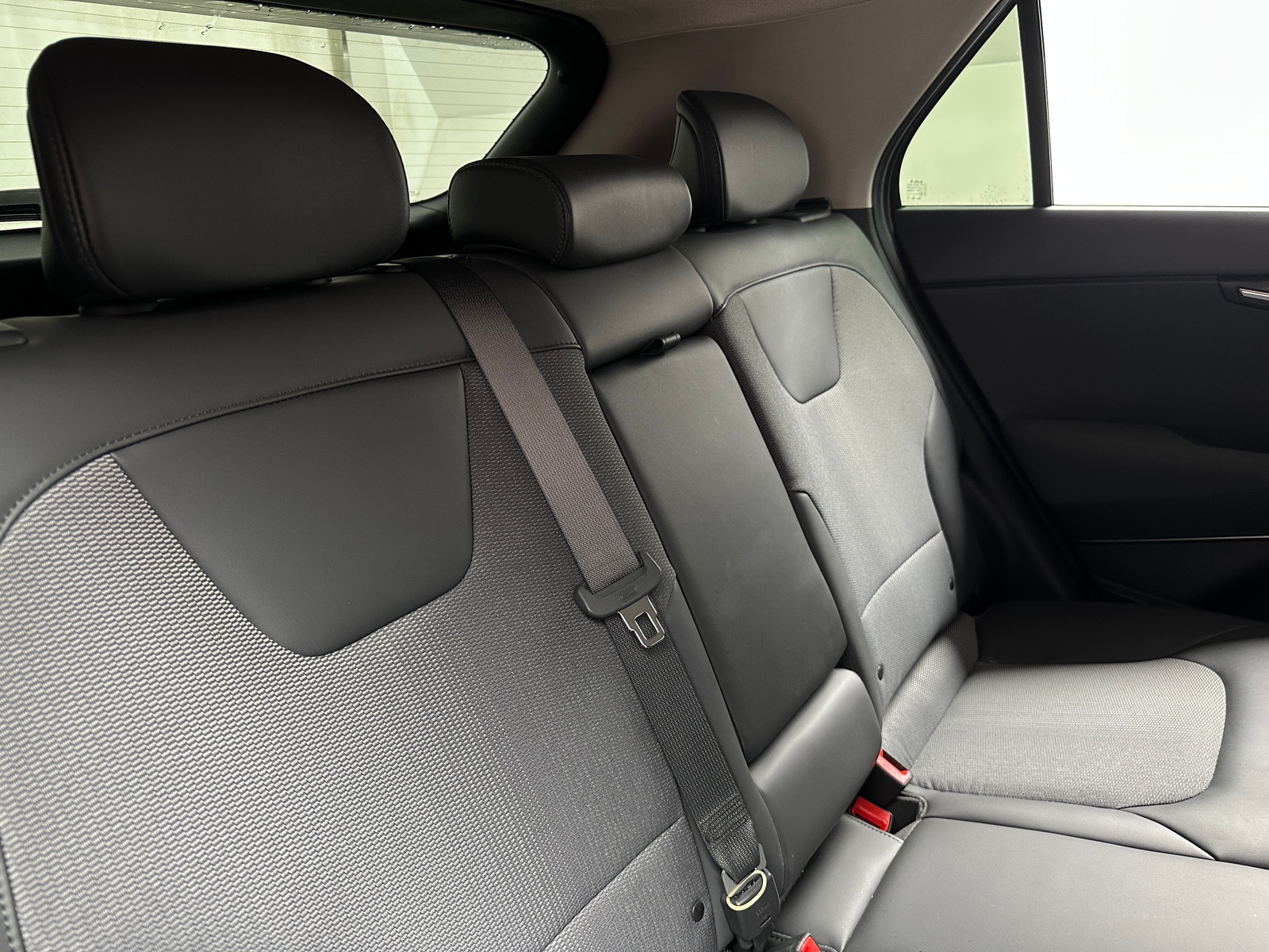 Thumbnail: 2023 Kia Niro - 6