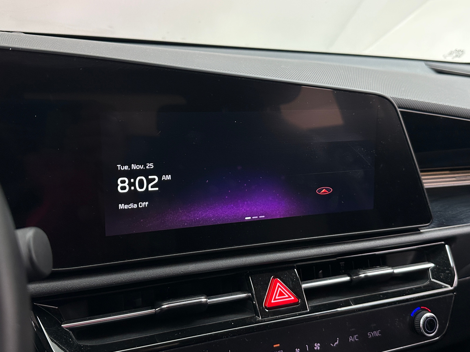 Thumbnail: 2023 Kia Niro - 4