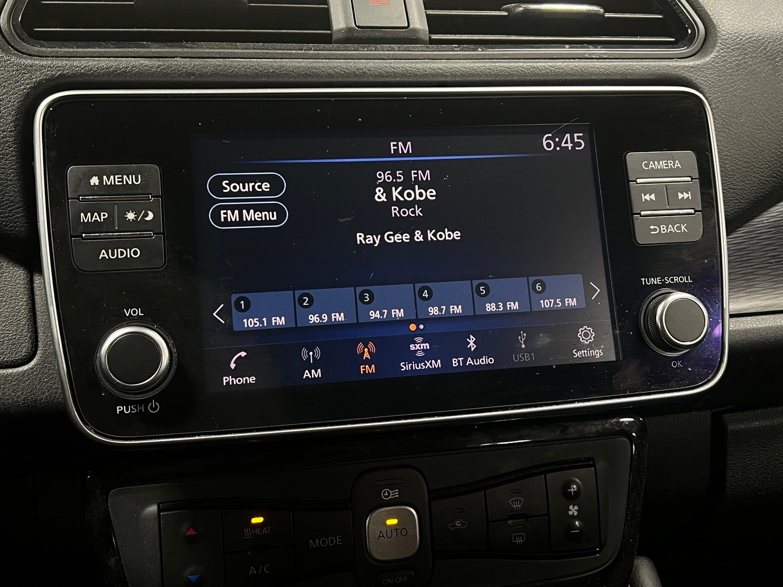 Thumbnail: 2022 Nissan Leaf - 4