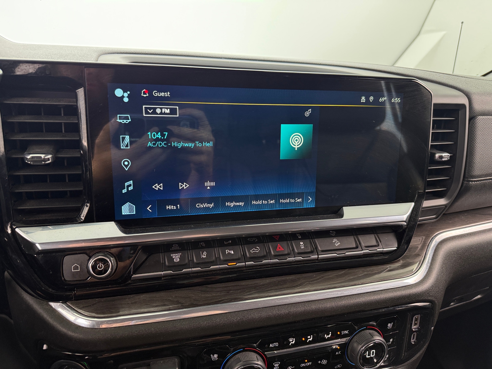 Thumbnail: 2024 Chevrolet Silverado 2500 - 3