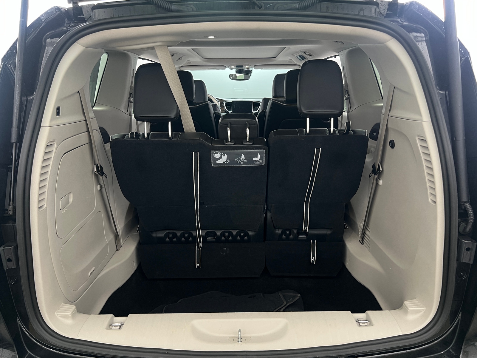 Thumbnail: 2021 Chrysler Pacifica - 6