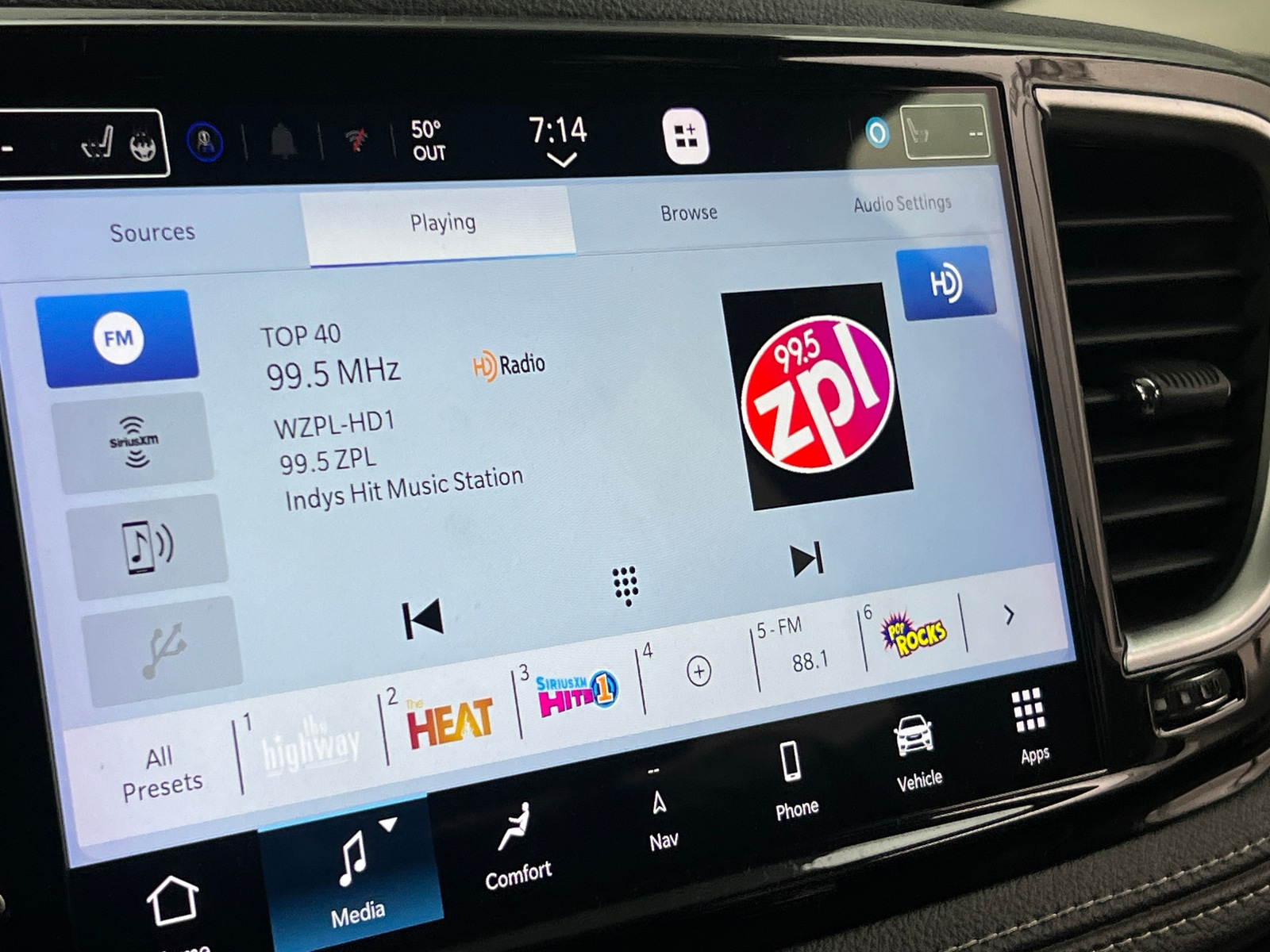 Thumbnail: 2021 Chrysler Pacifica - 3