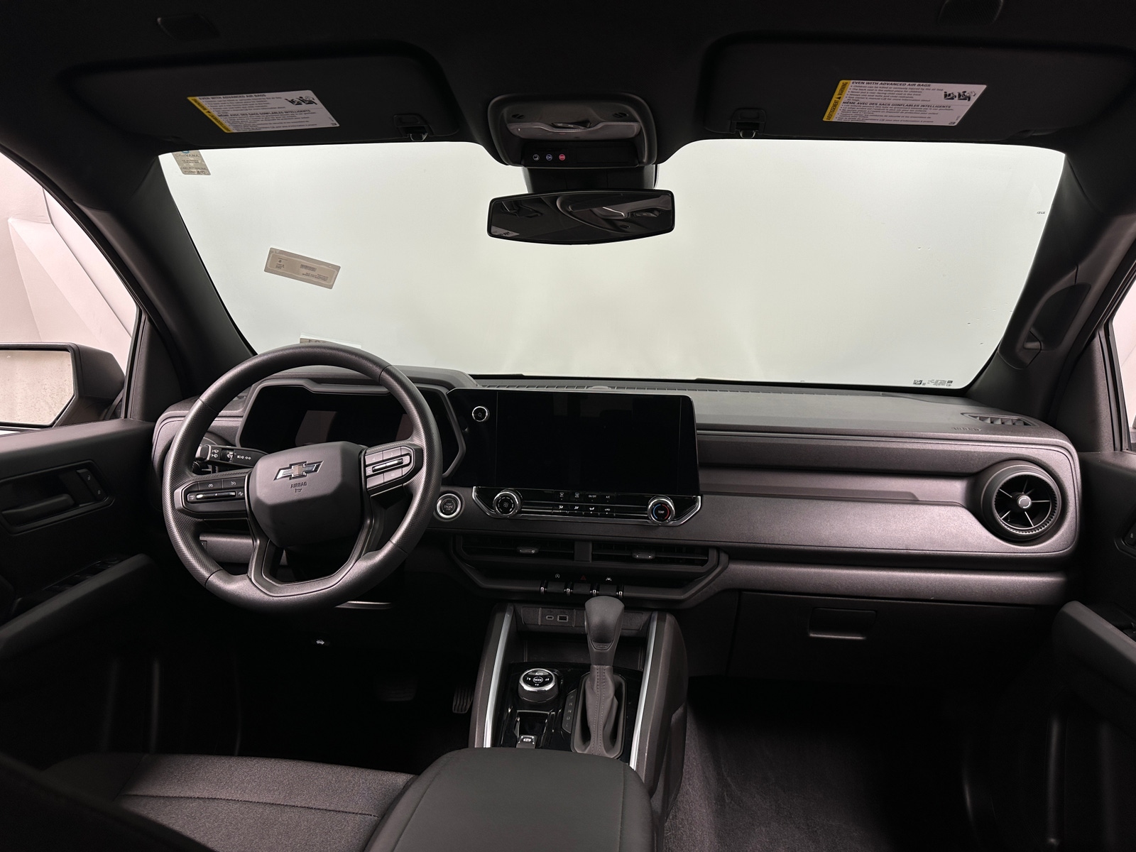 Thumbnail: 2023 Chevrolet Colorado - 3