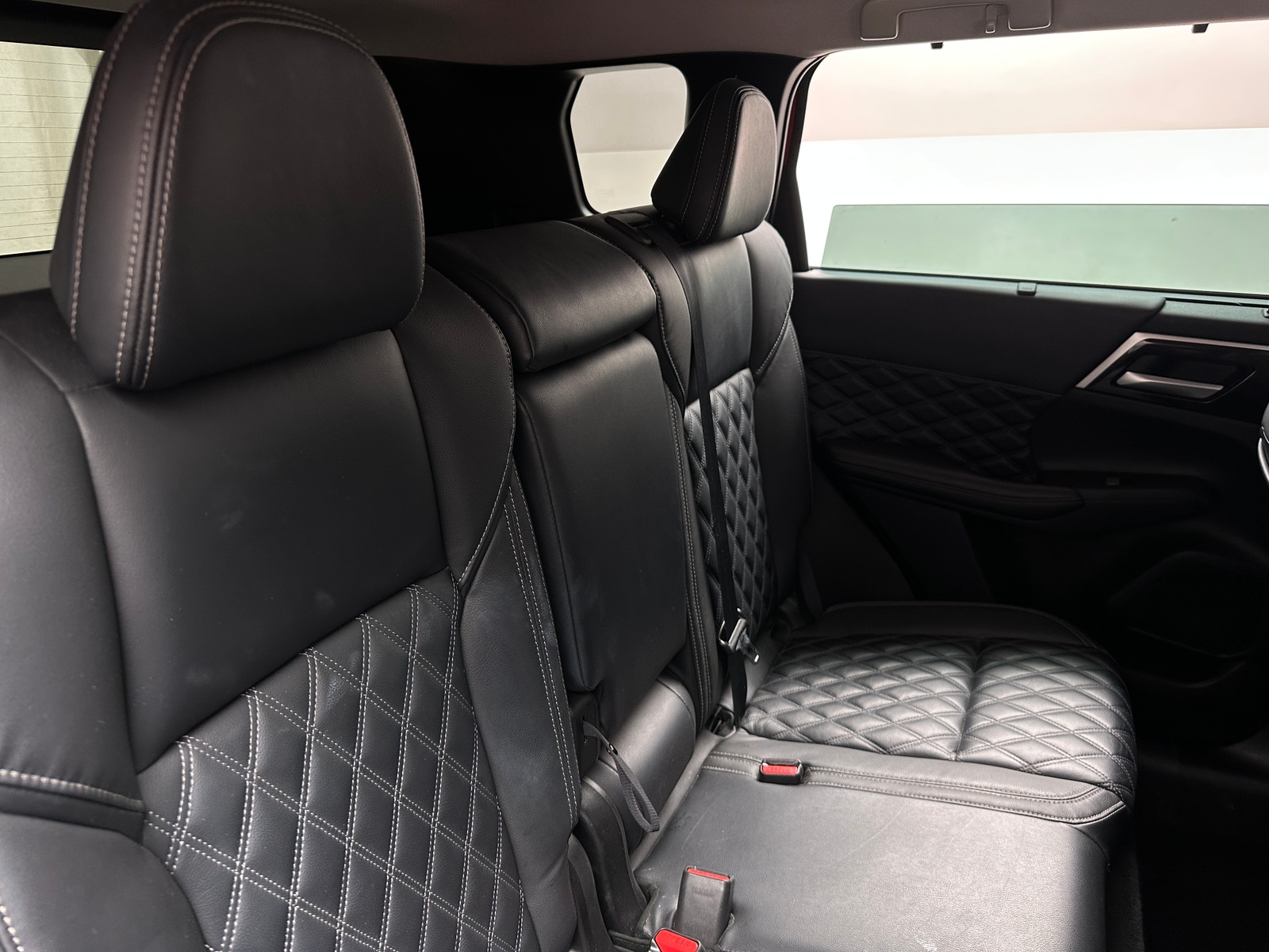 Thumbnail: 2023 Mitsubishi Outlander - 5