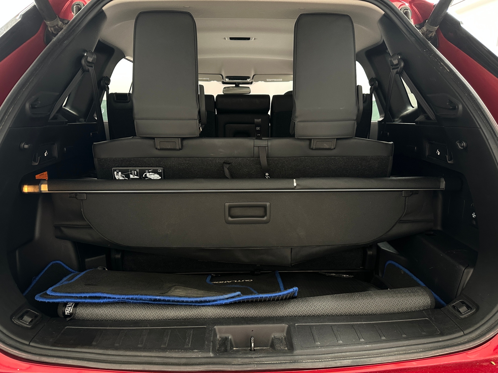 Thumbnail: 2023 Mitsubishi Outlander - 6