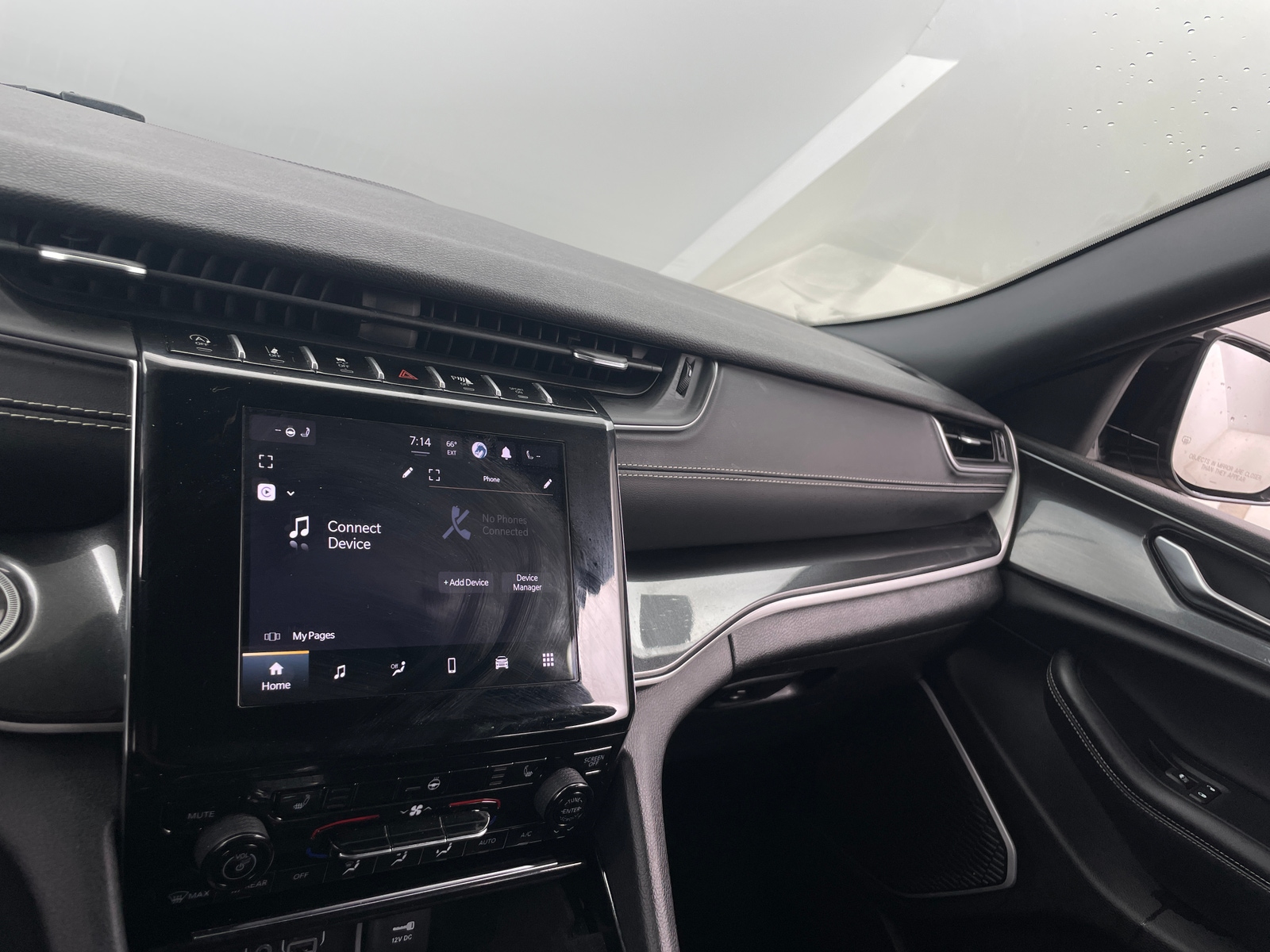 Thumbnail: 2022 Jeep Grand Cherokee L - 4