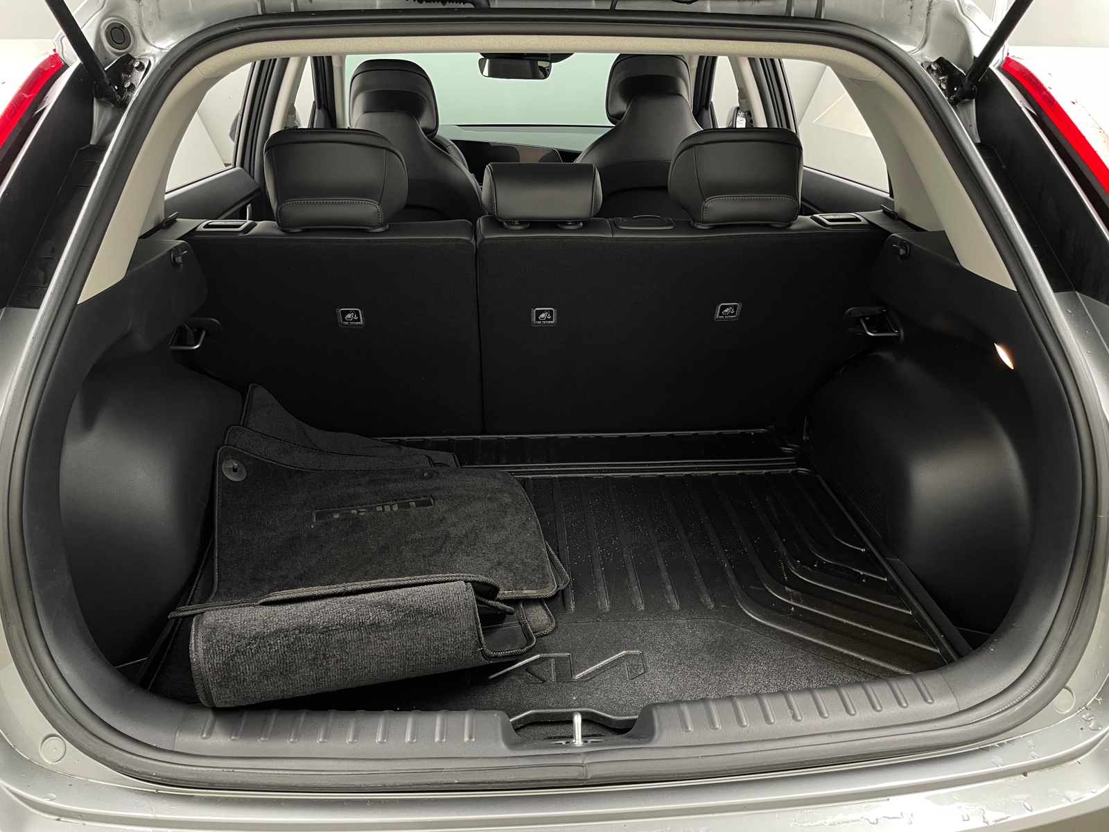 Thumbnail: 2025 Kia Niro - 7