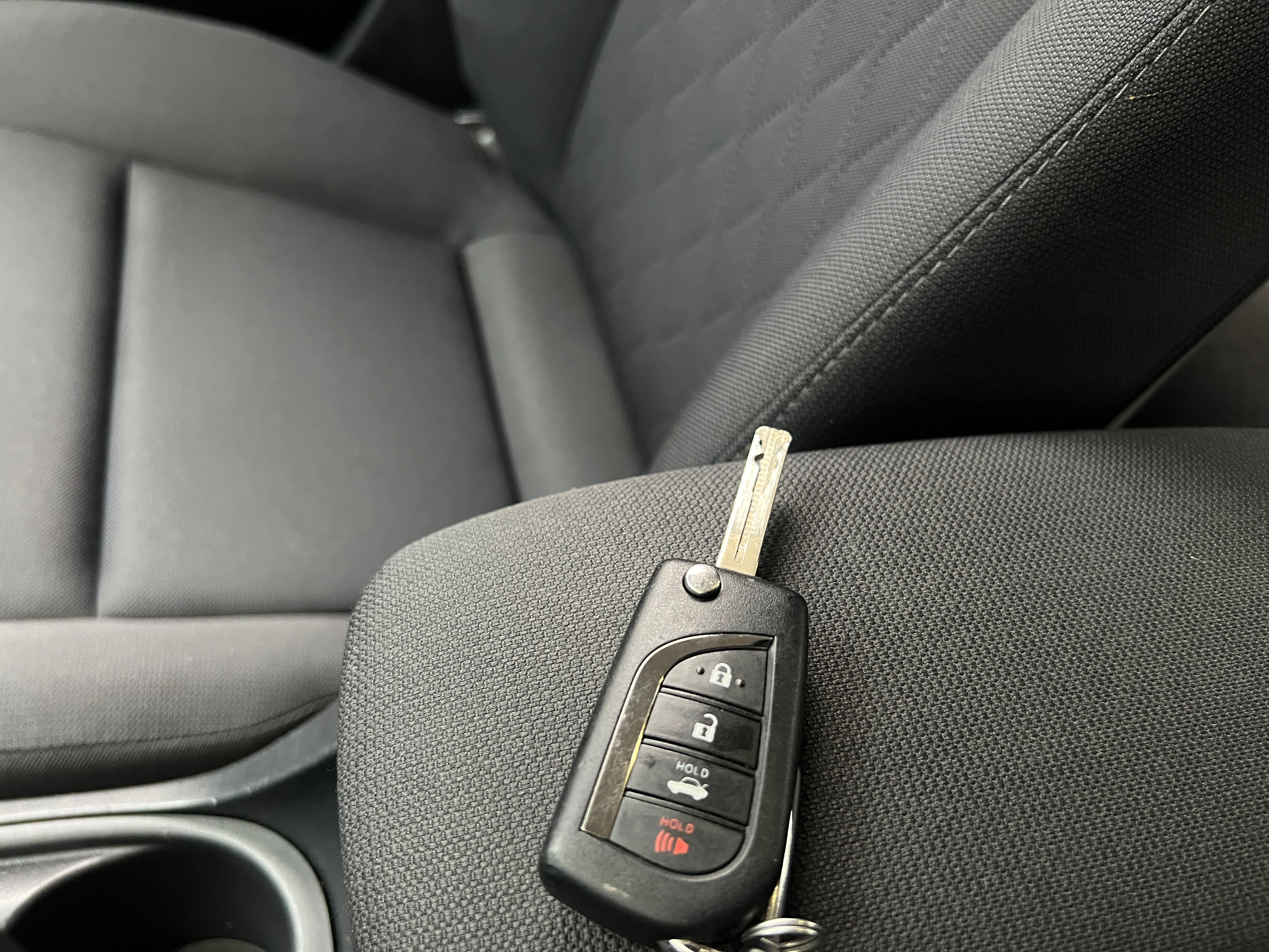 Used 2024 Toyota Corolla LE with VIN 5YFB4MDE6RP146495 for sale in Northfield, Minnesota