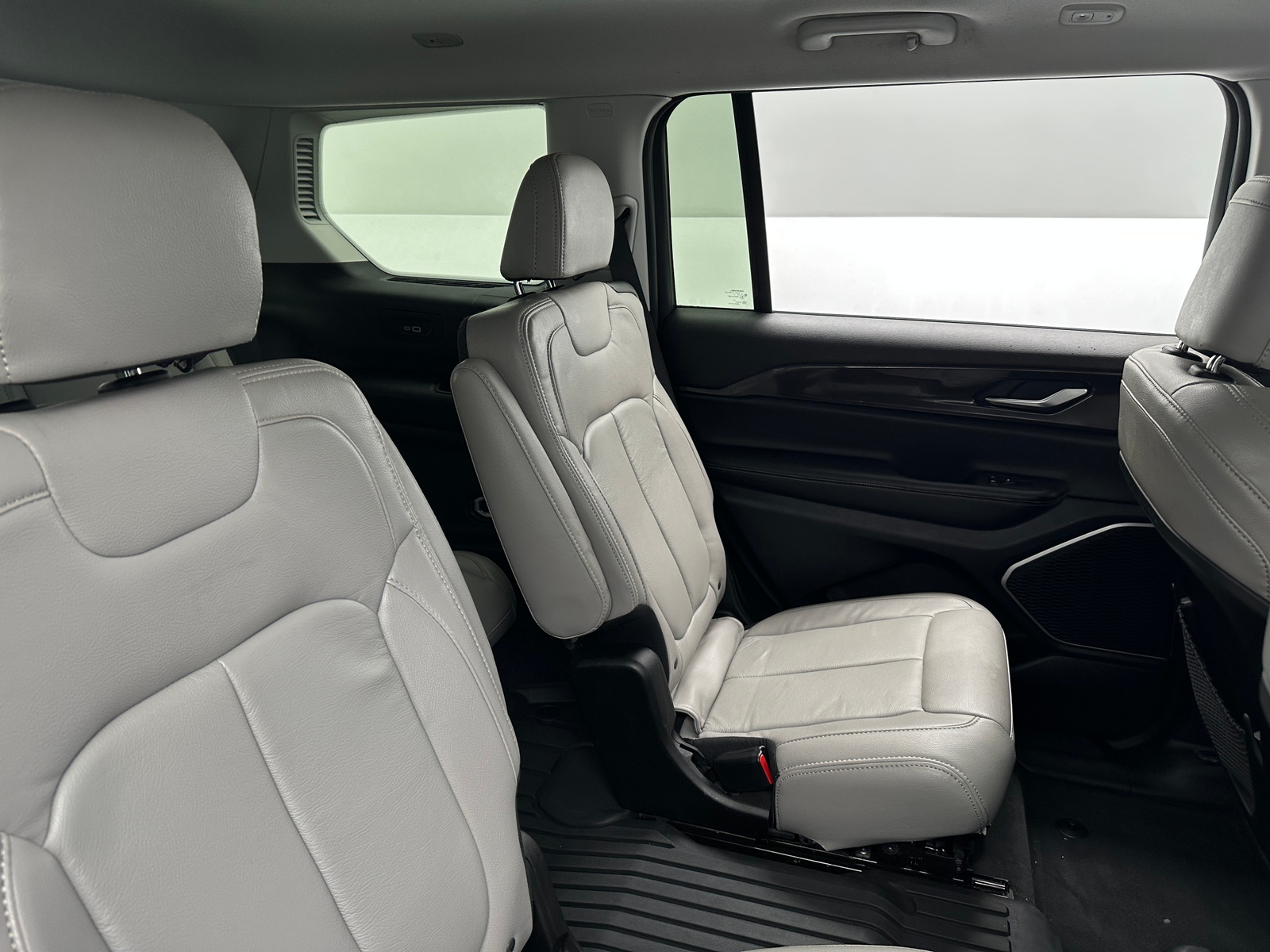 Thumbnail: 2022 Jeep Grand Cherokee L - 6