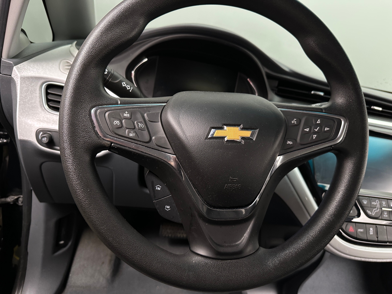 Thumbnail: 2019 Chevrolet Bolt EV - 5