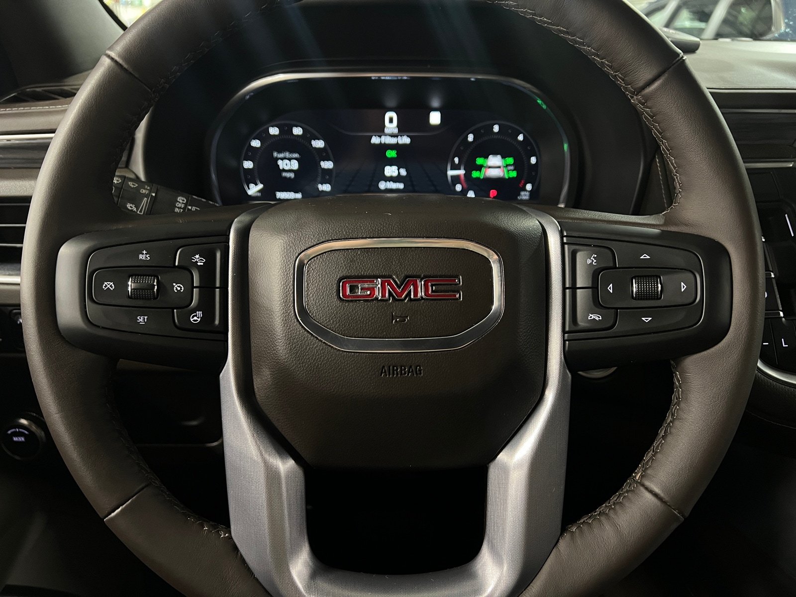 Thumbnail: 2022 GMC Yukon XL - 4