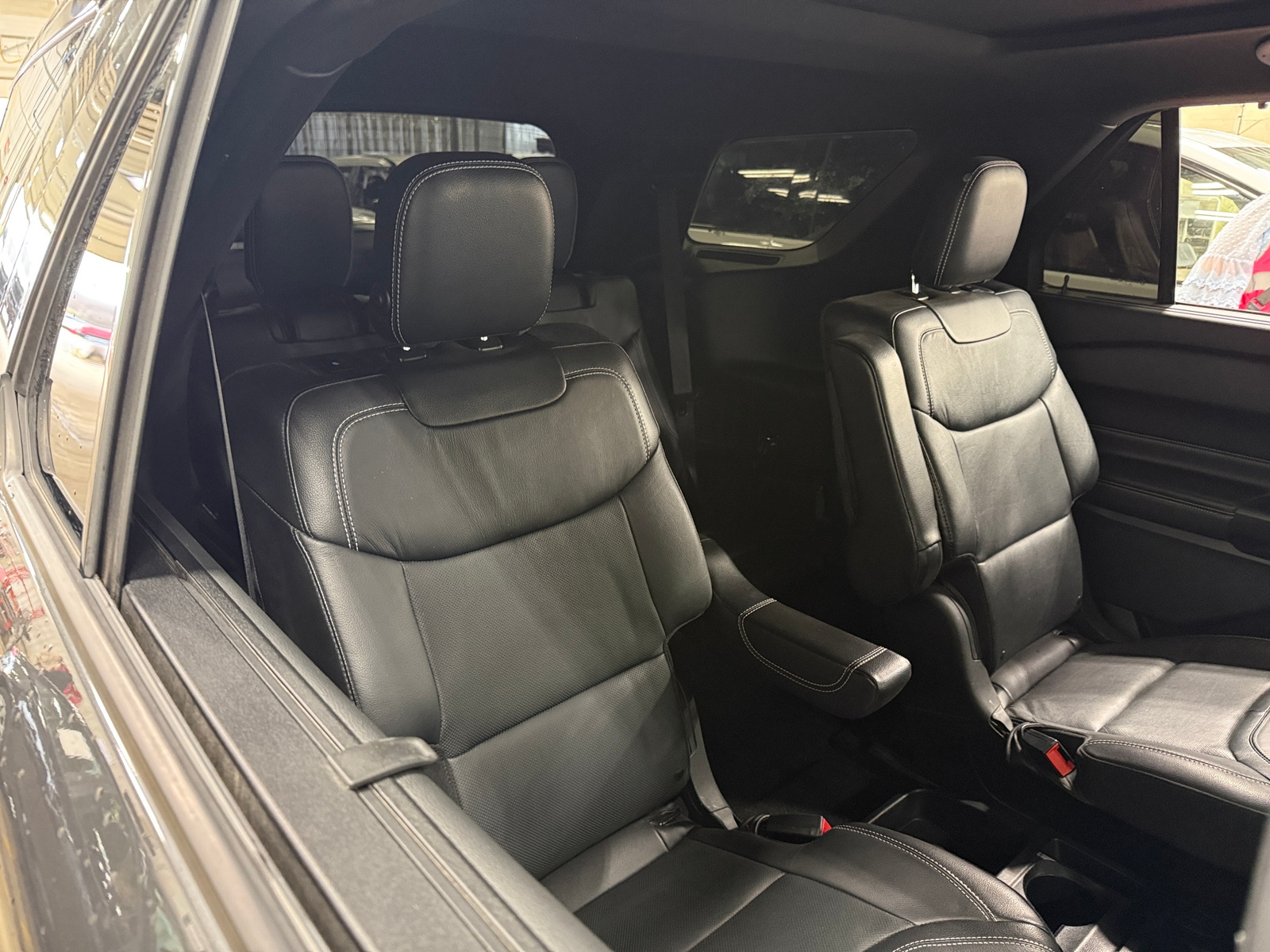 Thumbnail: 2020 Ford Explorer - 5