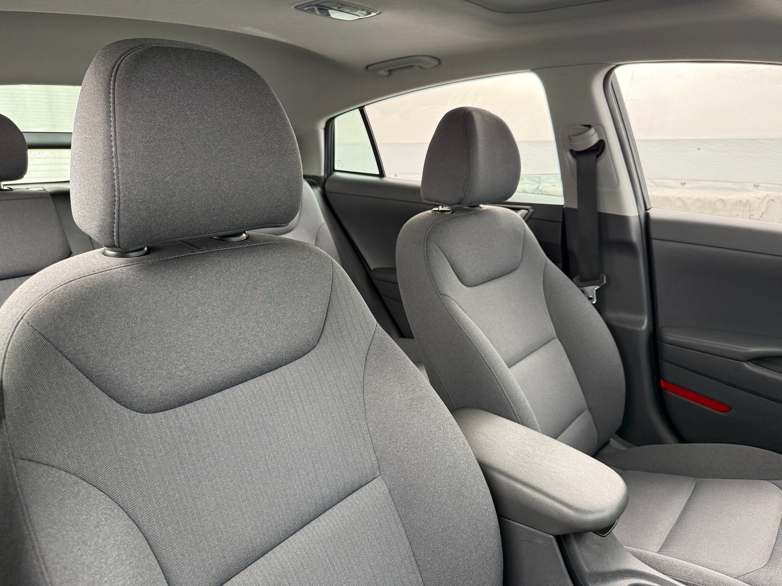 Thumbnail: 2020 Hyundai Ioniq - 2