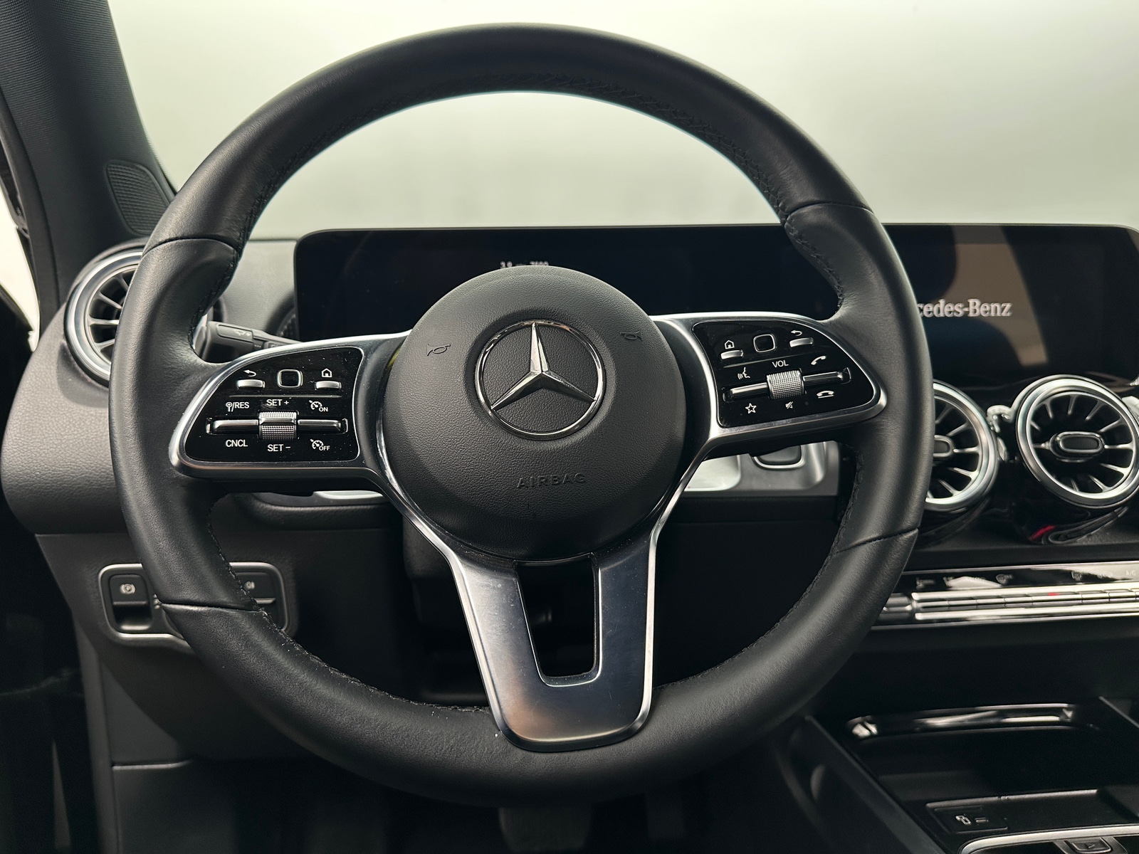 Thumbnail: 2023 Mercedes-Benz EQB - 4