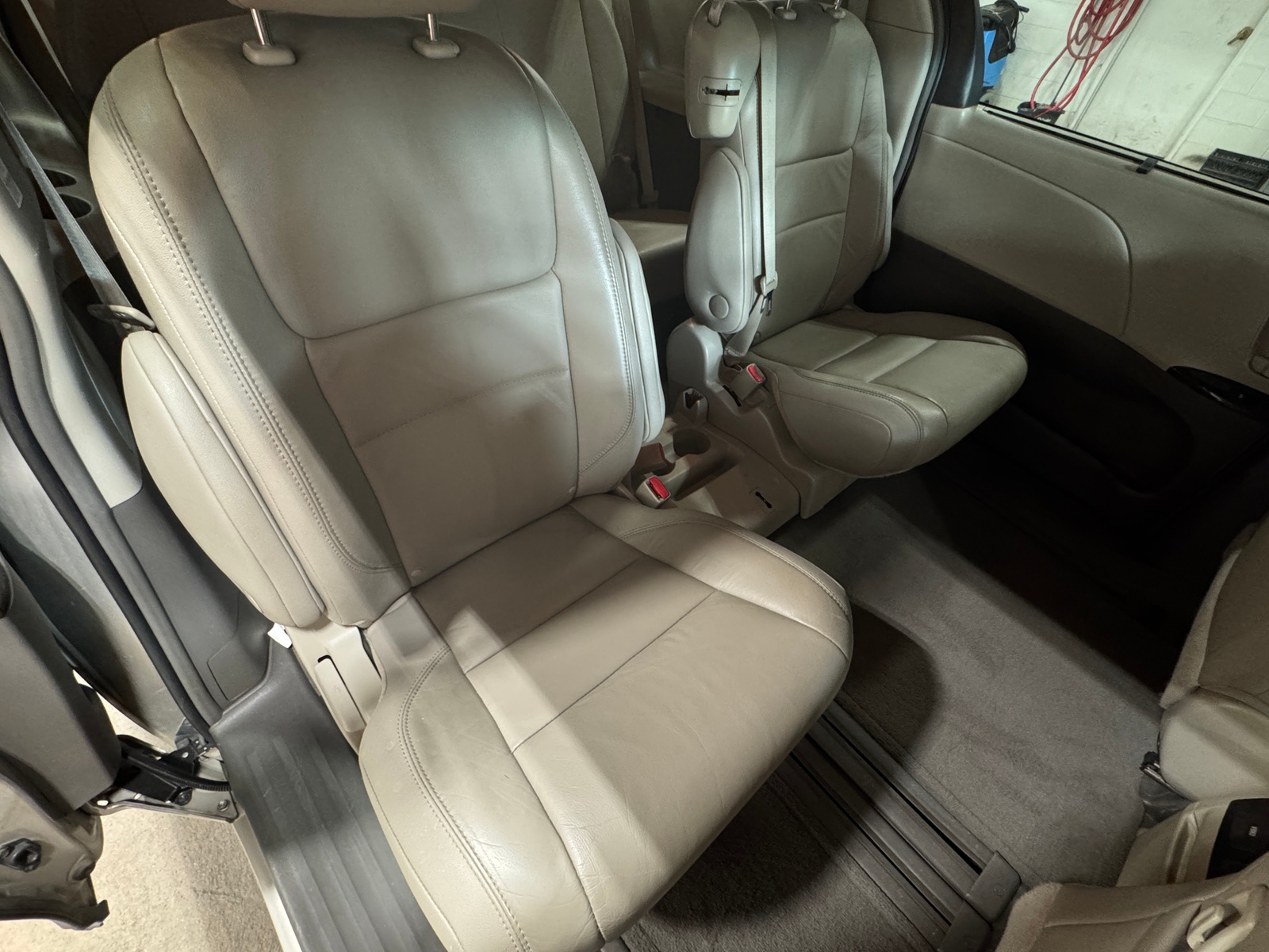 Thumbnail: 2015 Toyota Sienna - 5