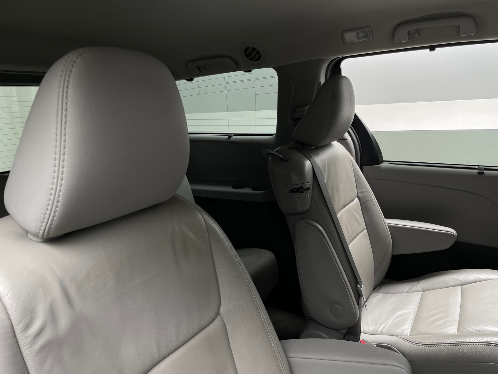 Thumbnail: 2018 Toyota Sienna - 5