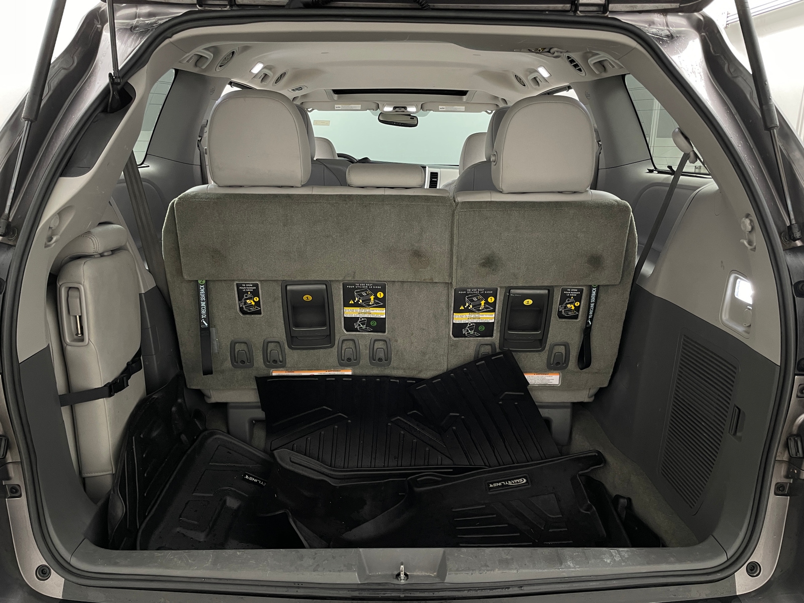 Thumbnail: 2018 Toyota Sienna - 6