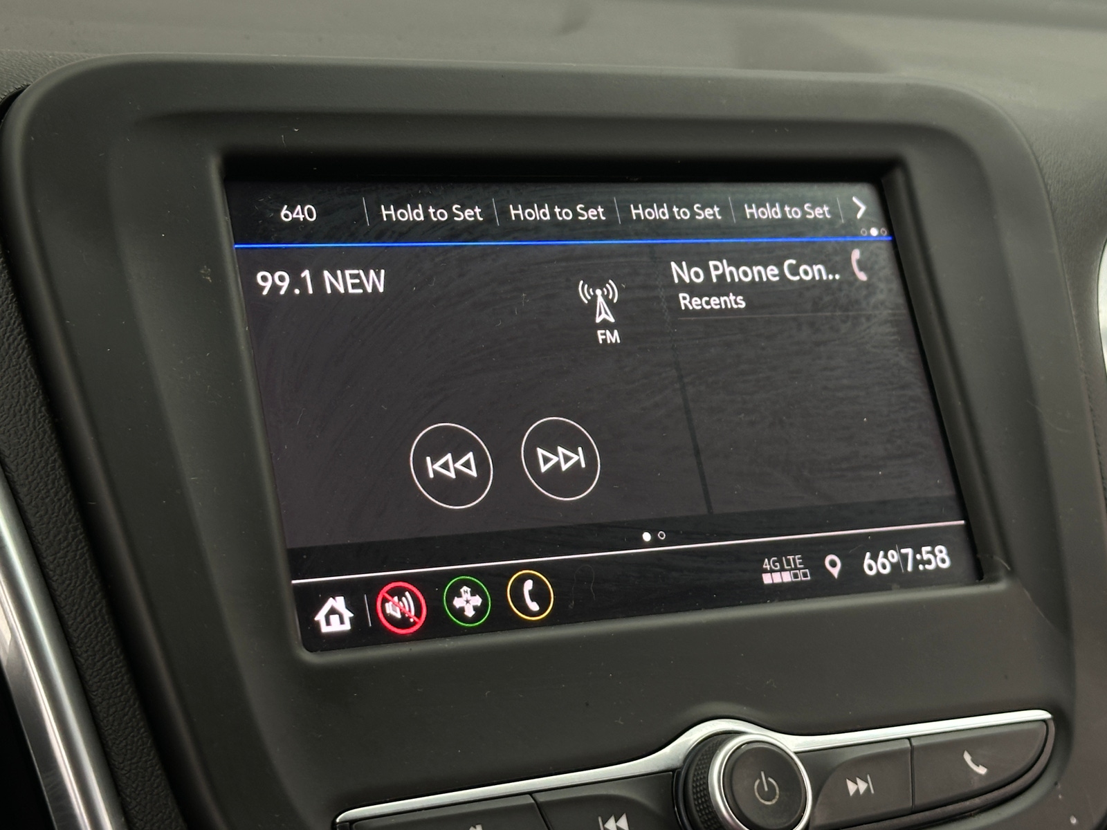 Thumbnail: 2021 Chevrolet Equinox - 4