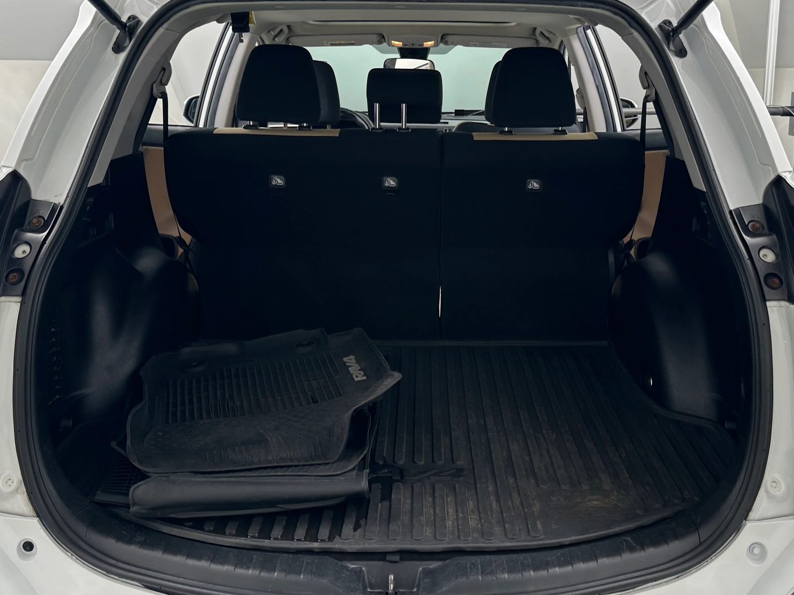 Thumbnail: 2018 Toyota RAV4 - 7