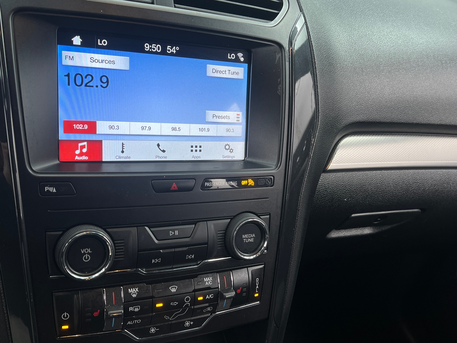 Thumbnail: 2019 Ford Explorer - 4